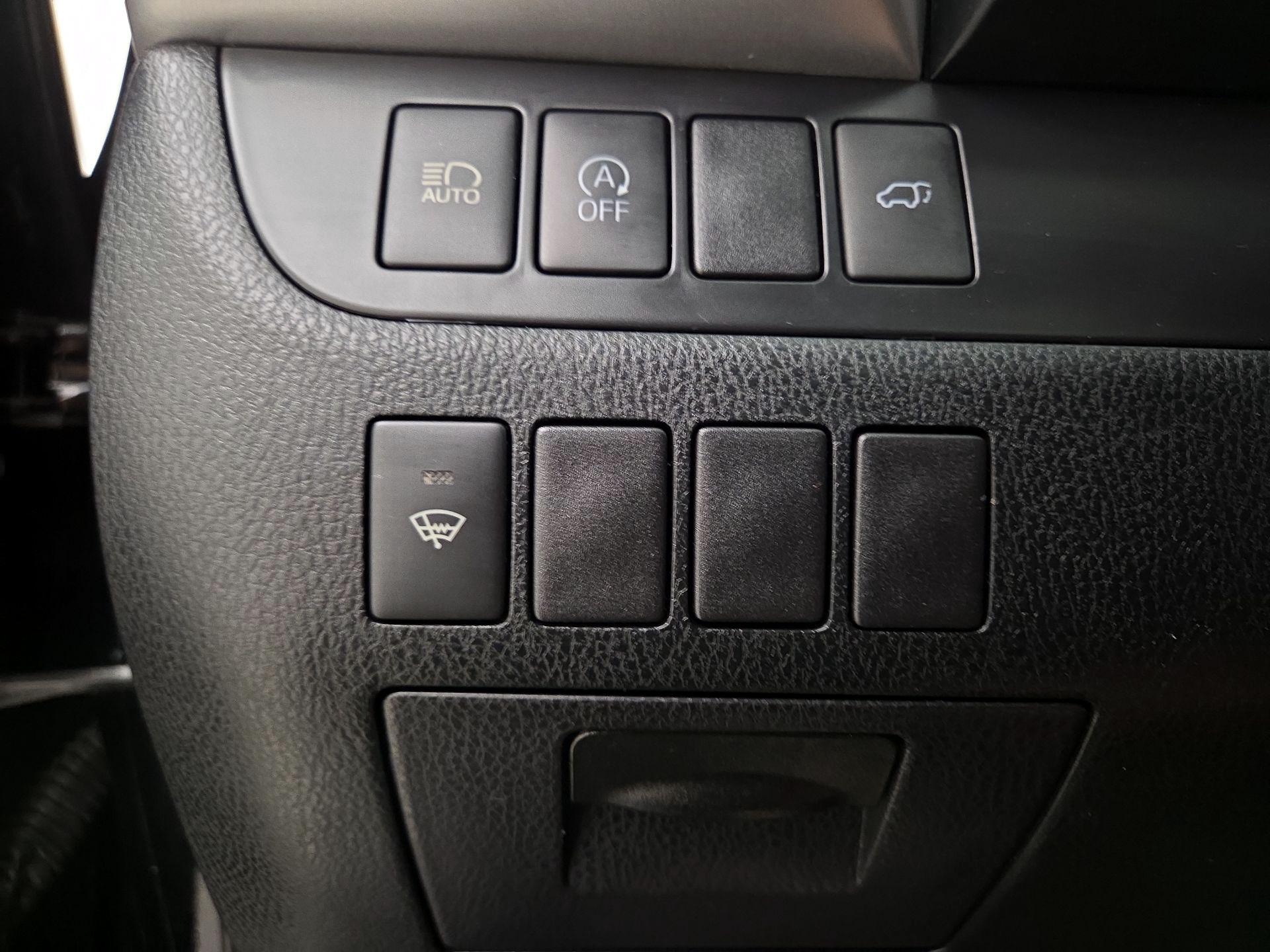 Thumbnail: 2019 Toyota Highlander - 13