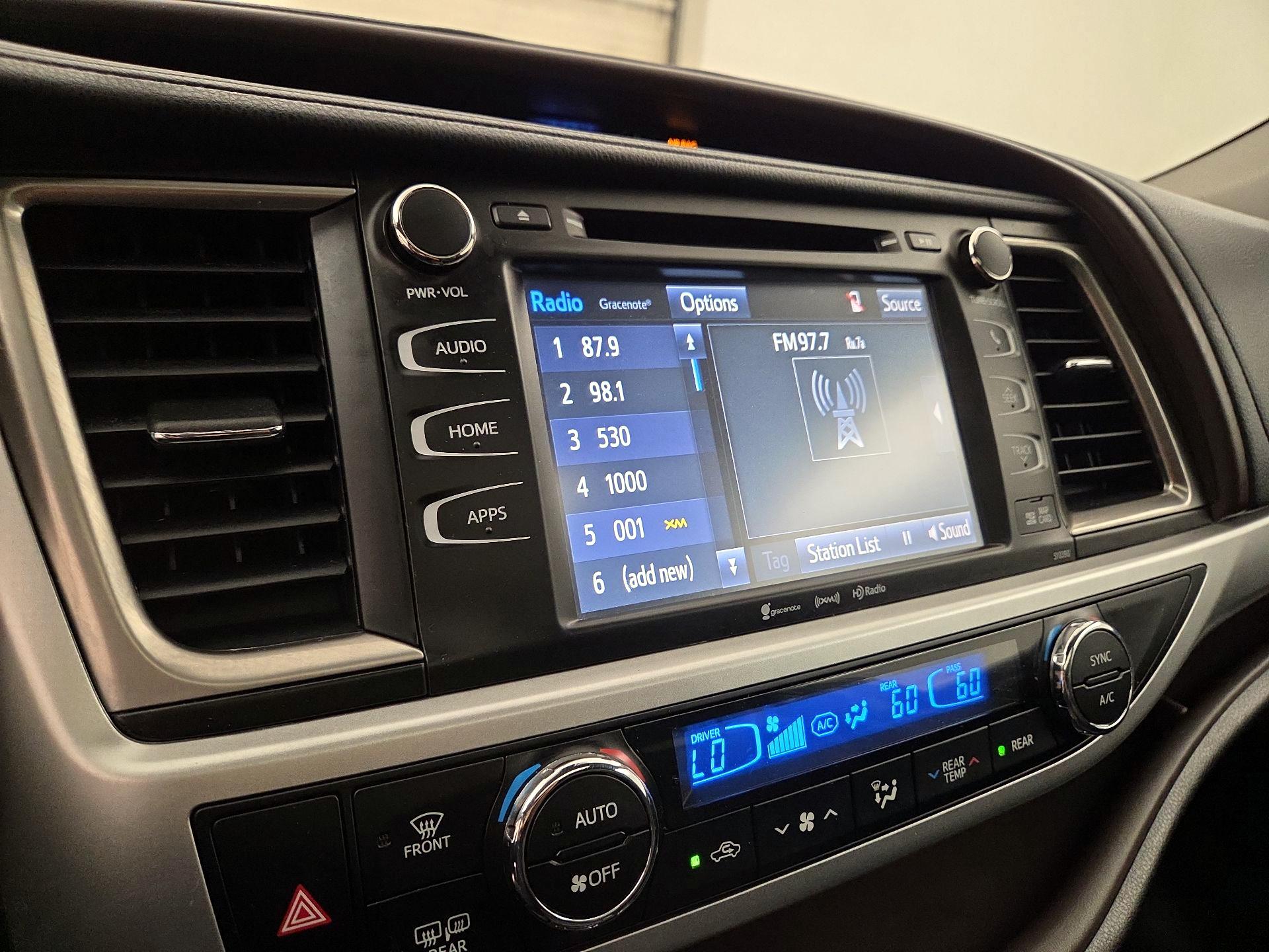 Thumbnail: 2019 Toyota Highlander - 16