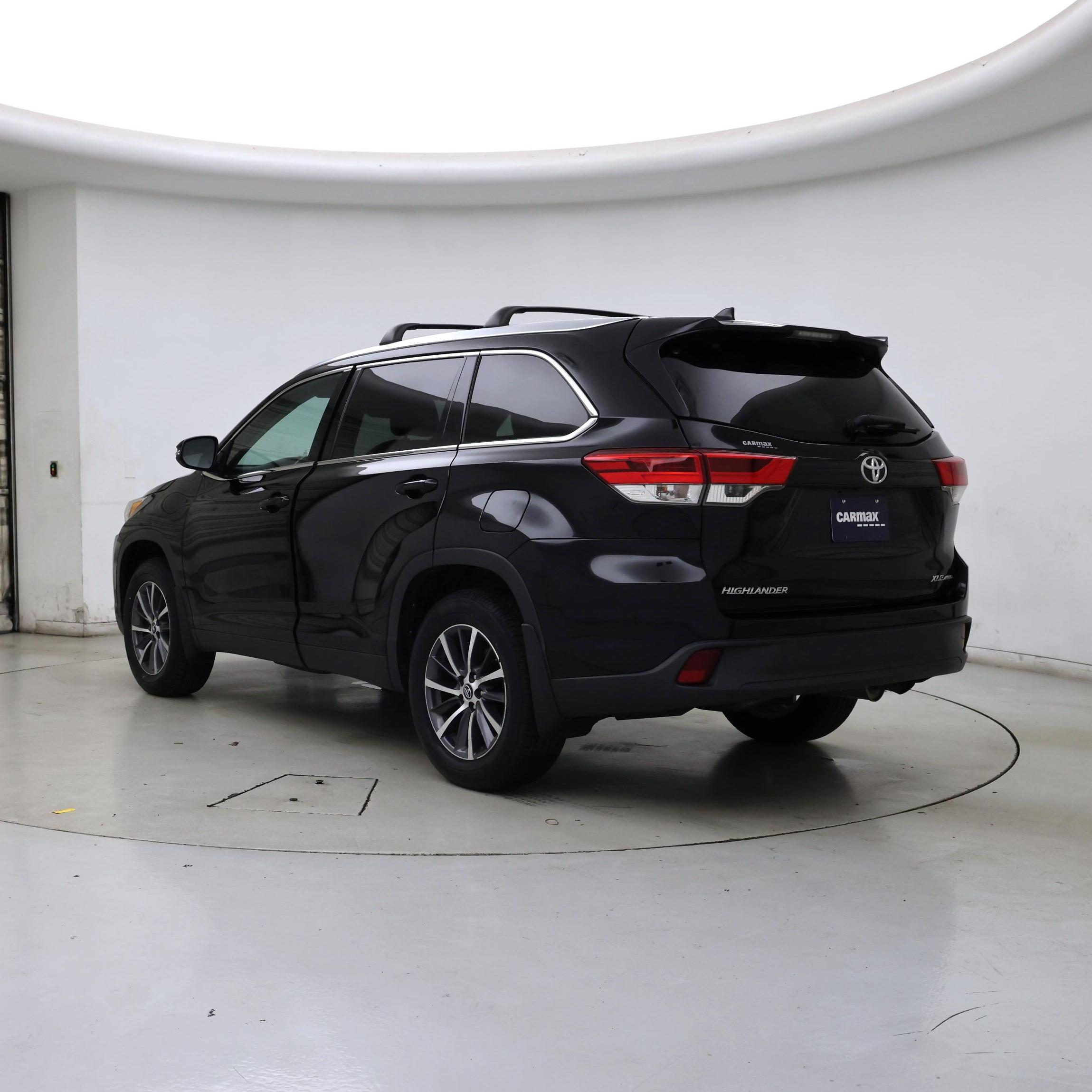 Thumbnail: 2019 Toyota Highlander - 2