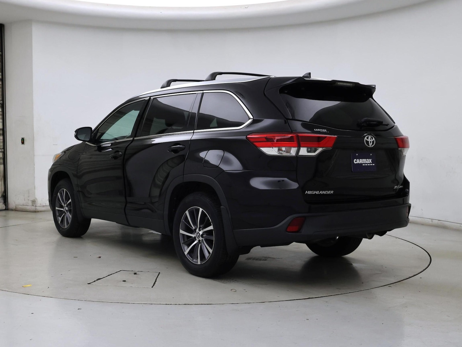 2019 Toyota Highlander XLE - Photo 3