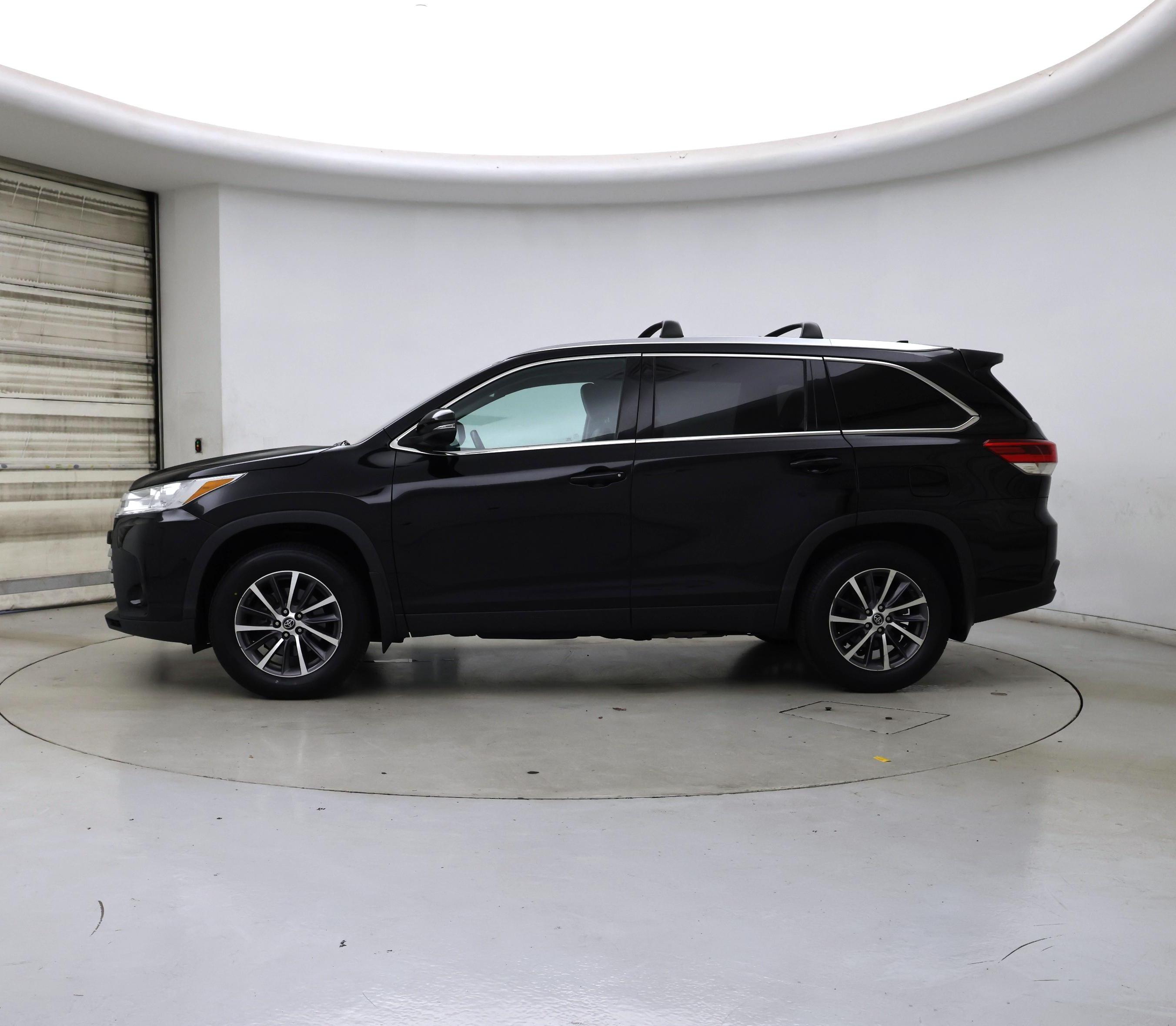 Thumbnail: 2019 Toyota Highlander - 3