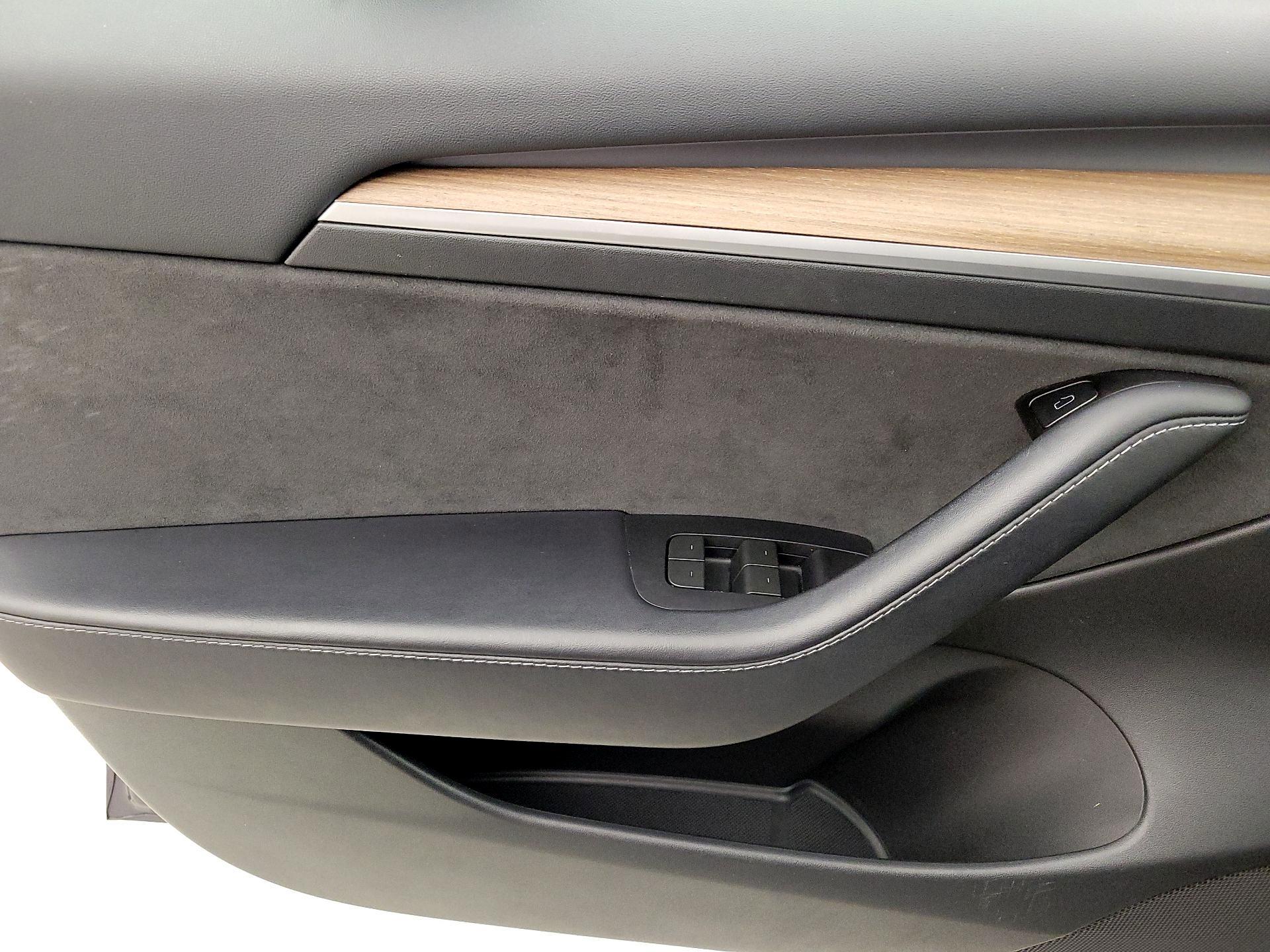 Thumbnail: 2023 Tesla Model 3 - 12