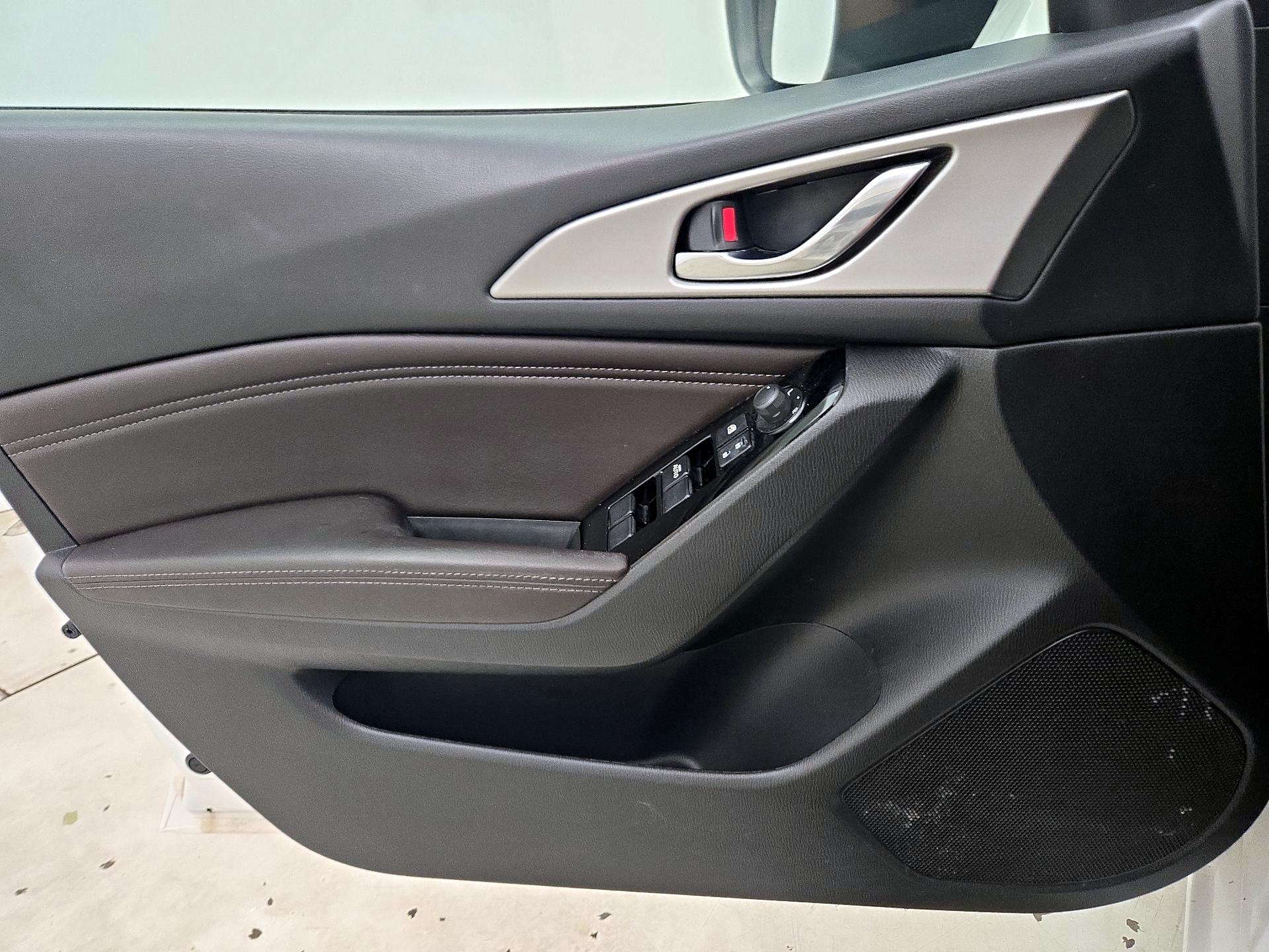 Thumbnail: 2018 Mazda Mazda3 - 12
