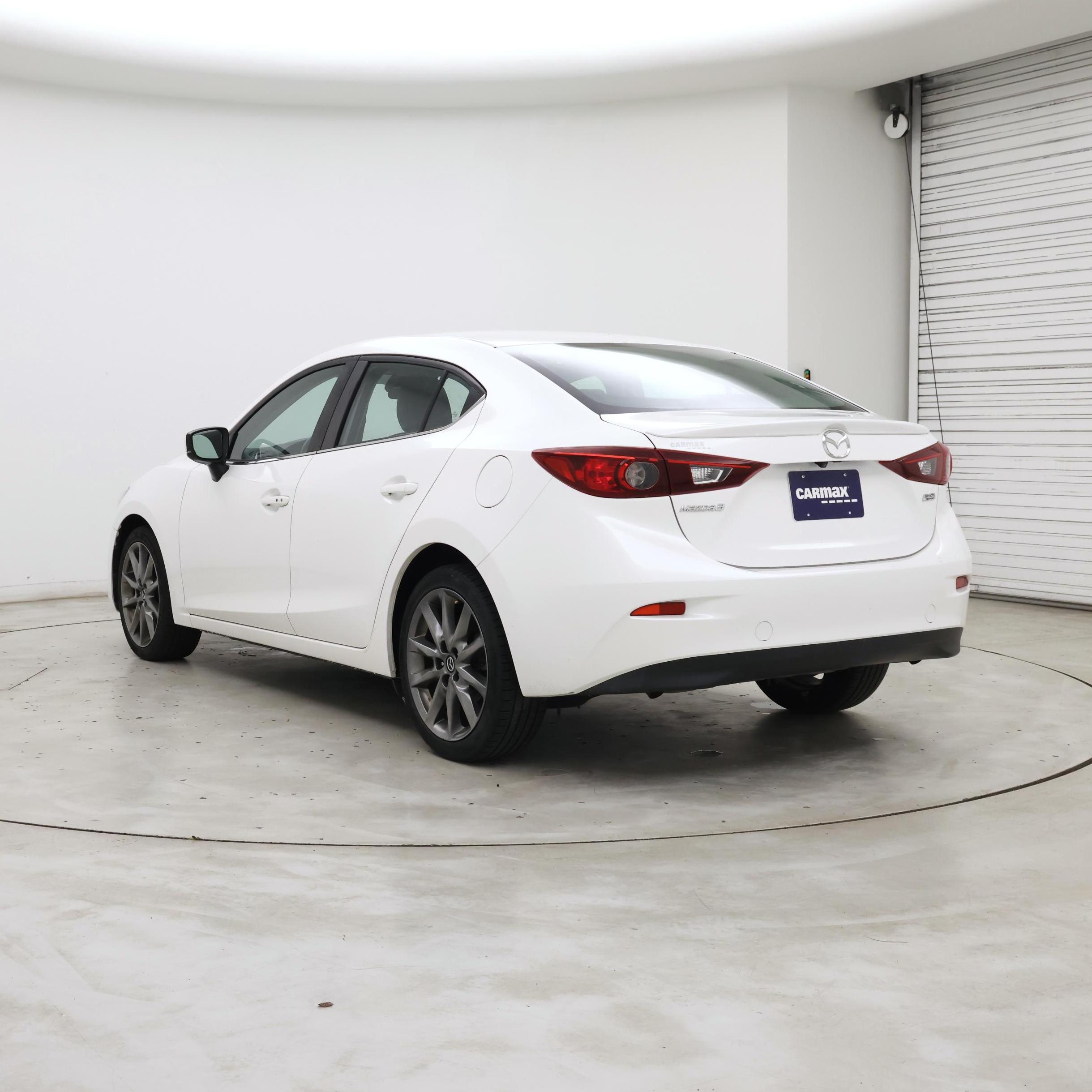 Thumbnail: 2018 Mazda Mazda3 - 2