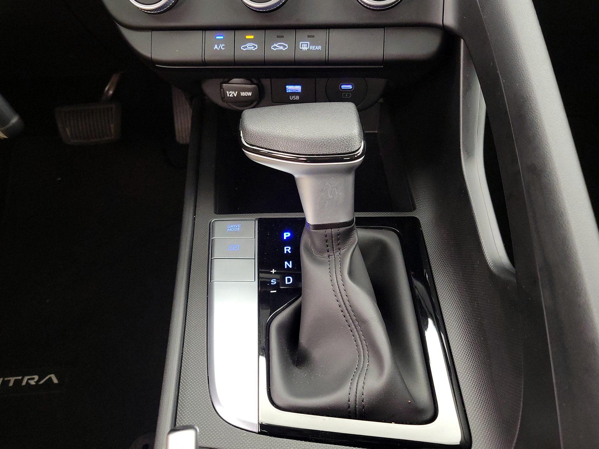 Thumbnail: 2025 Hyundai Elantra - 17