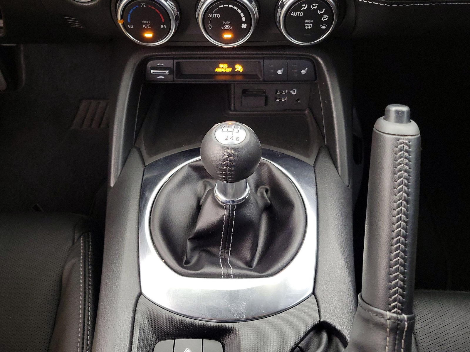 2022 Mazda MX-5 Miata RF Grand Touring - Photo 18