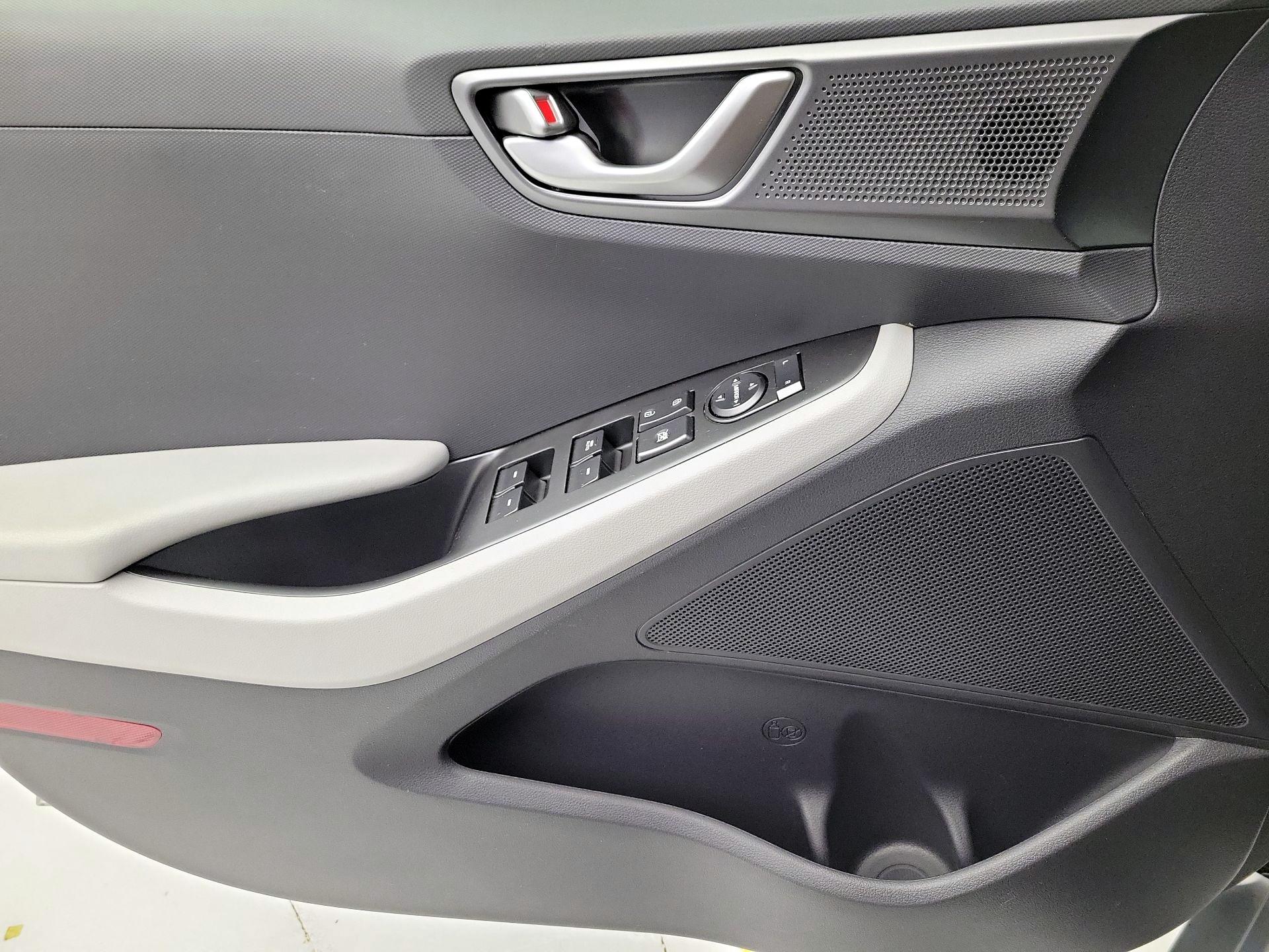 Thumbnail: 2022 Hyundai Ioniq - 12