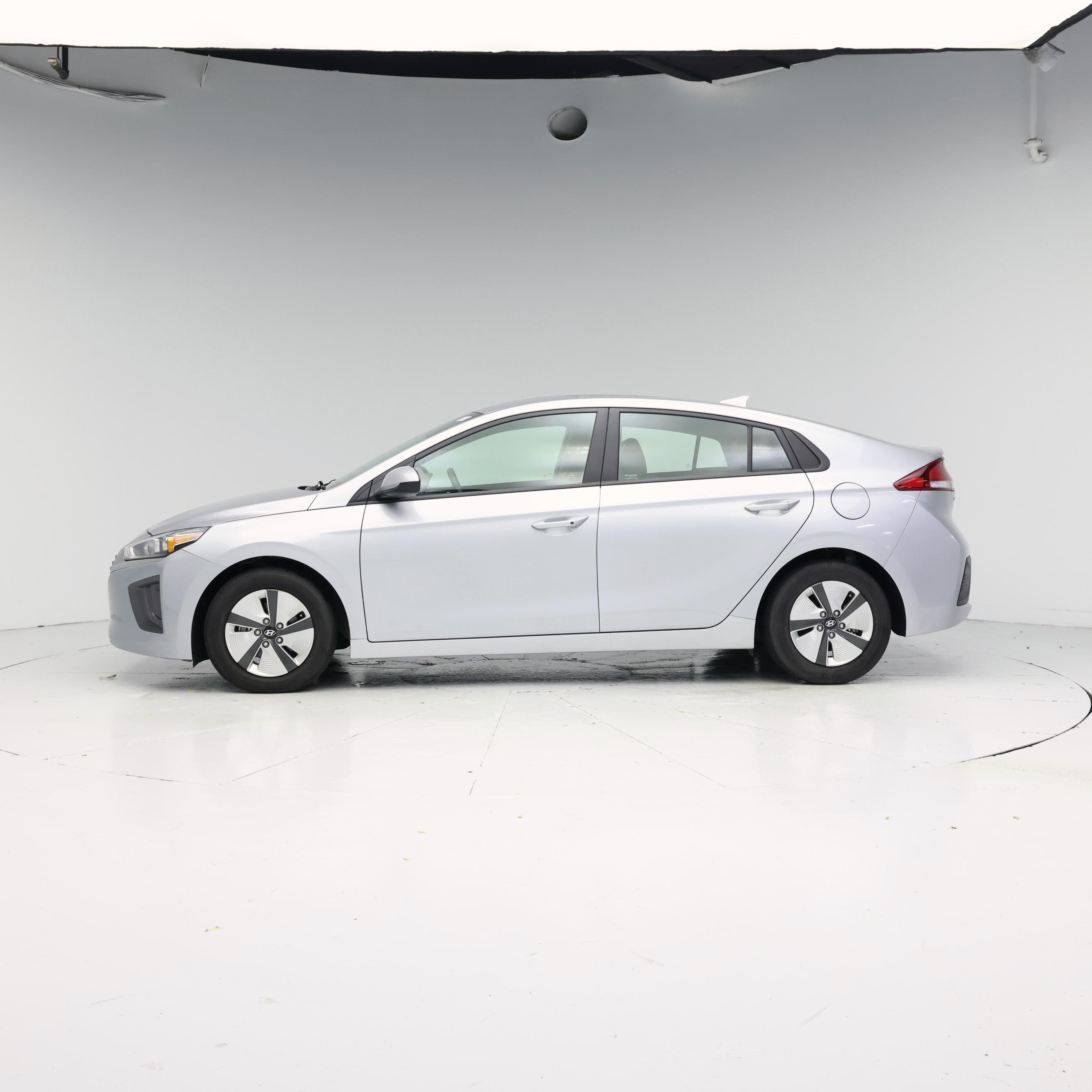 Thumbnail: 2022 Hyundai Ioniq - 3
