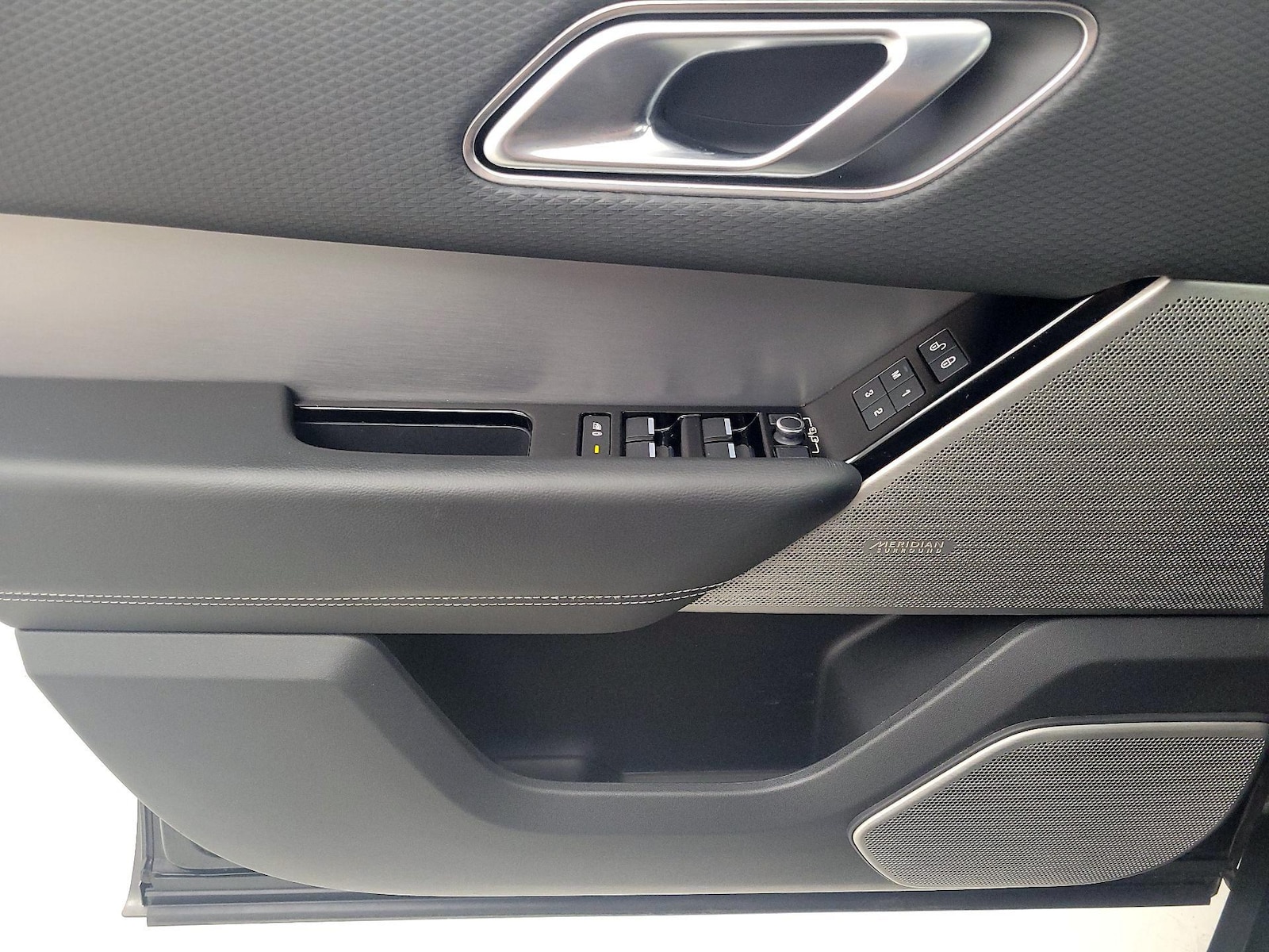 2019 Land Rover Range Rover Velar SE - Photo 13