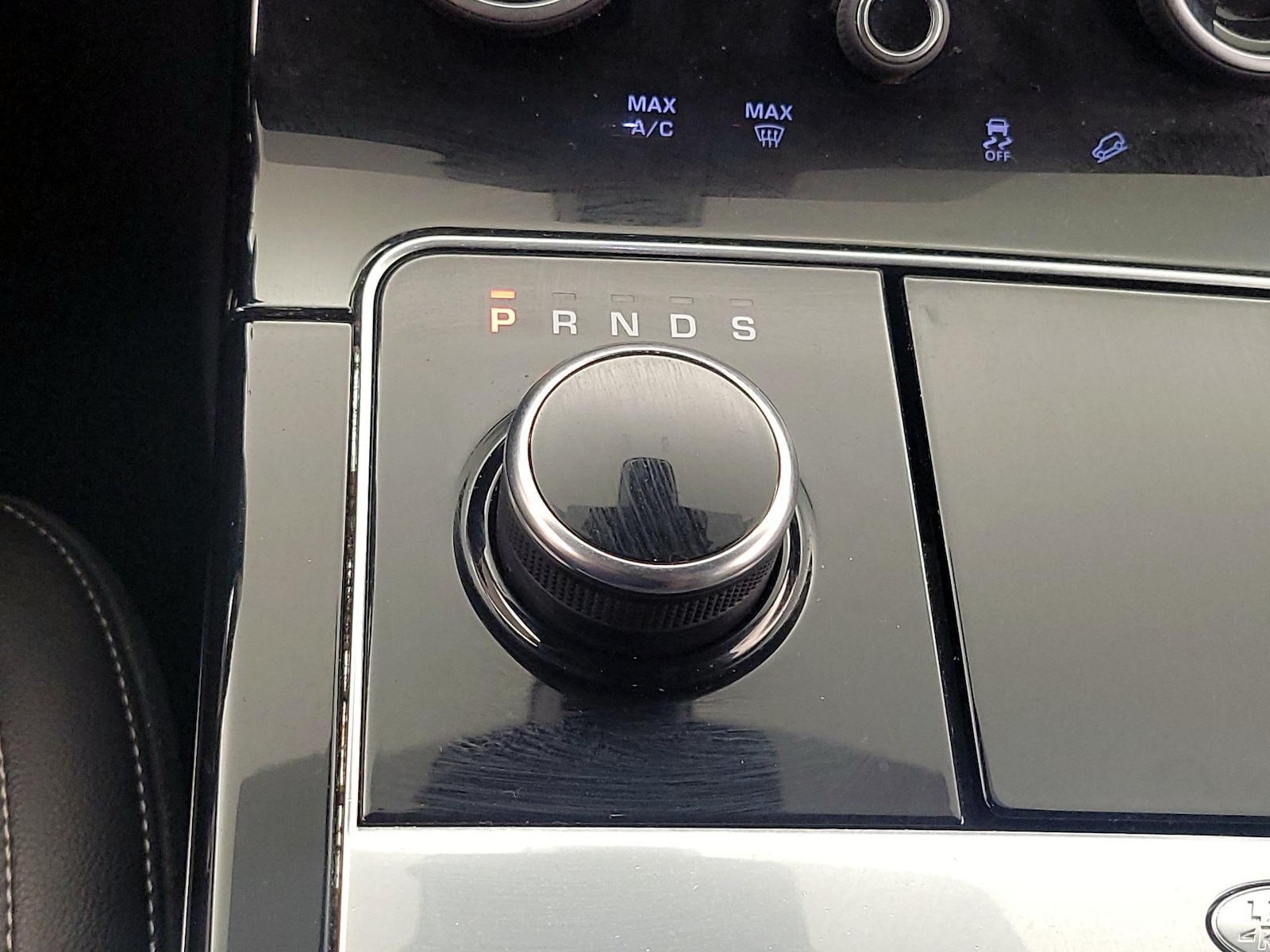 2019 Land Rover Range Rover Velar SE - Photo 18