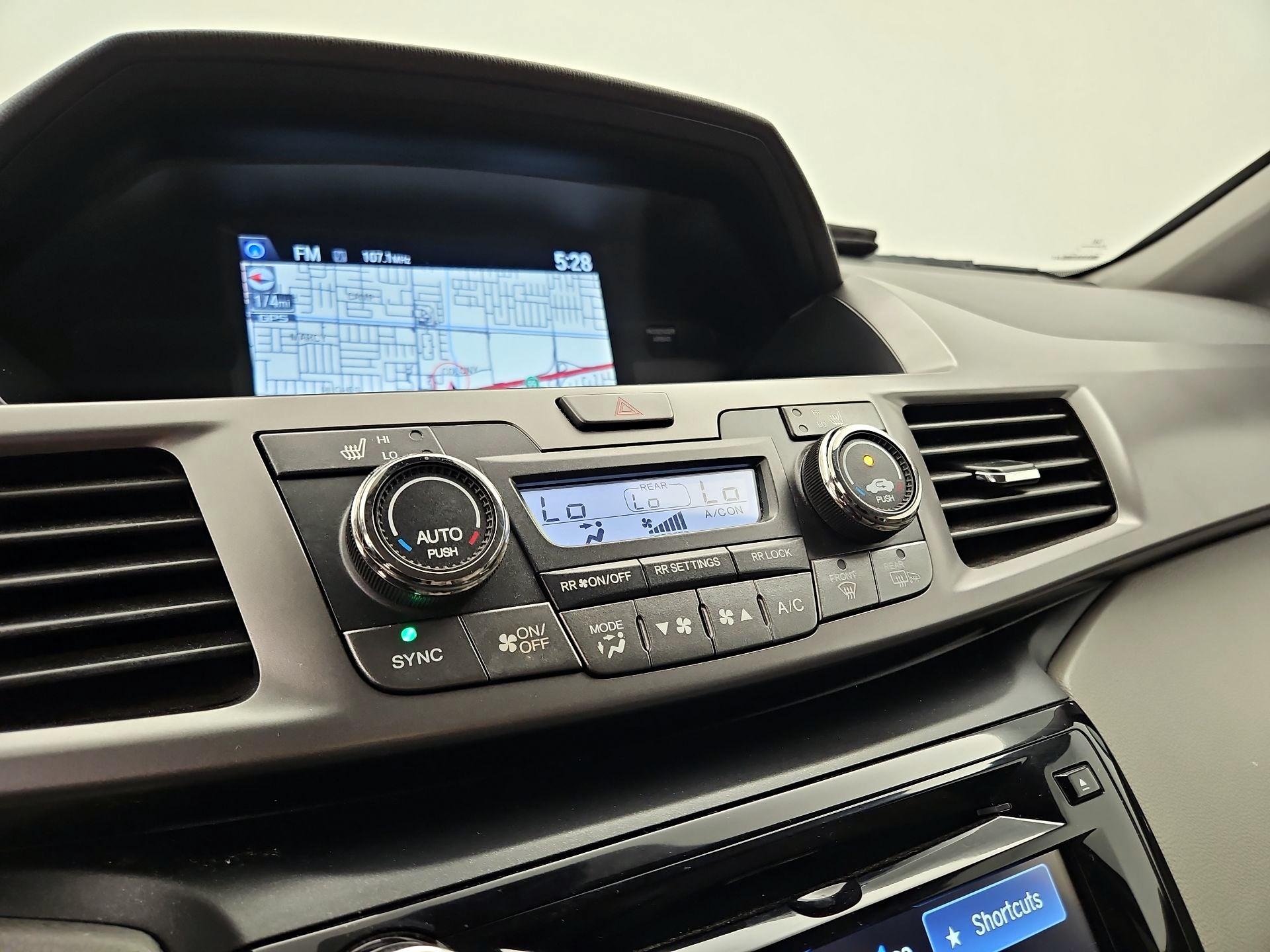 Thumbnail: 2015 Honda Odyssey - 14