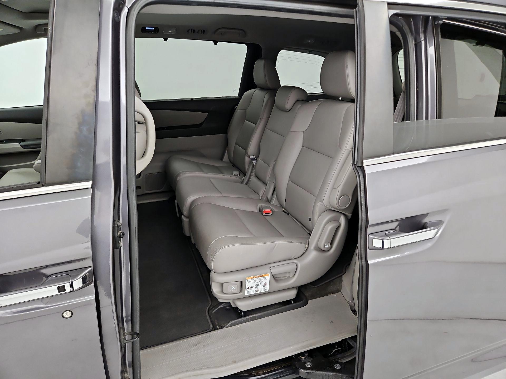 Thumbnail: 2015 Honda Odyssey - 16