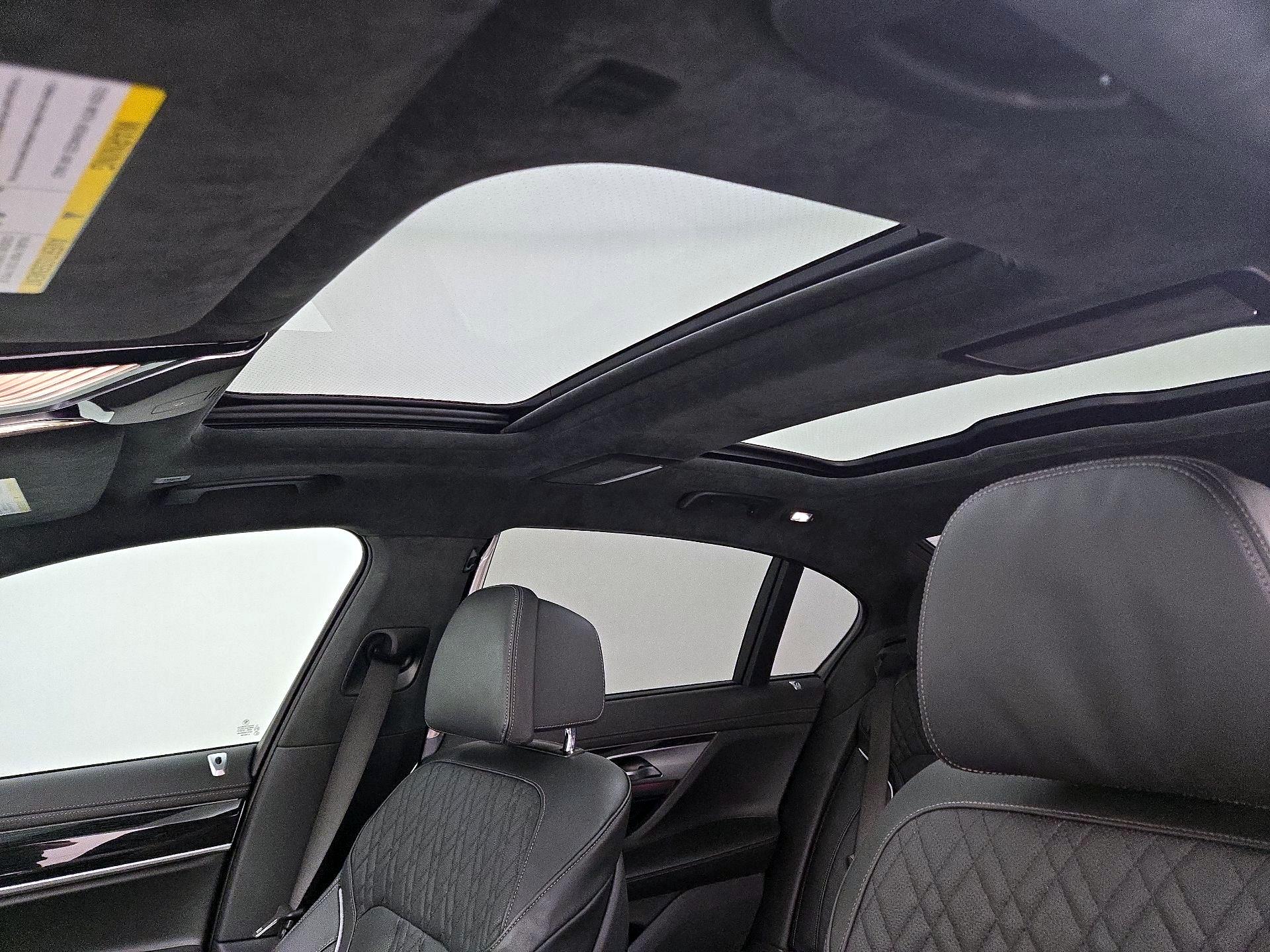 Thumbnail: 2019 BMW 7 Series - 20