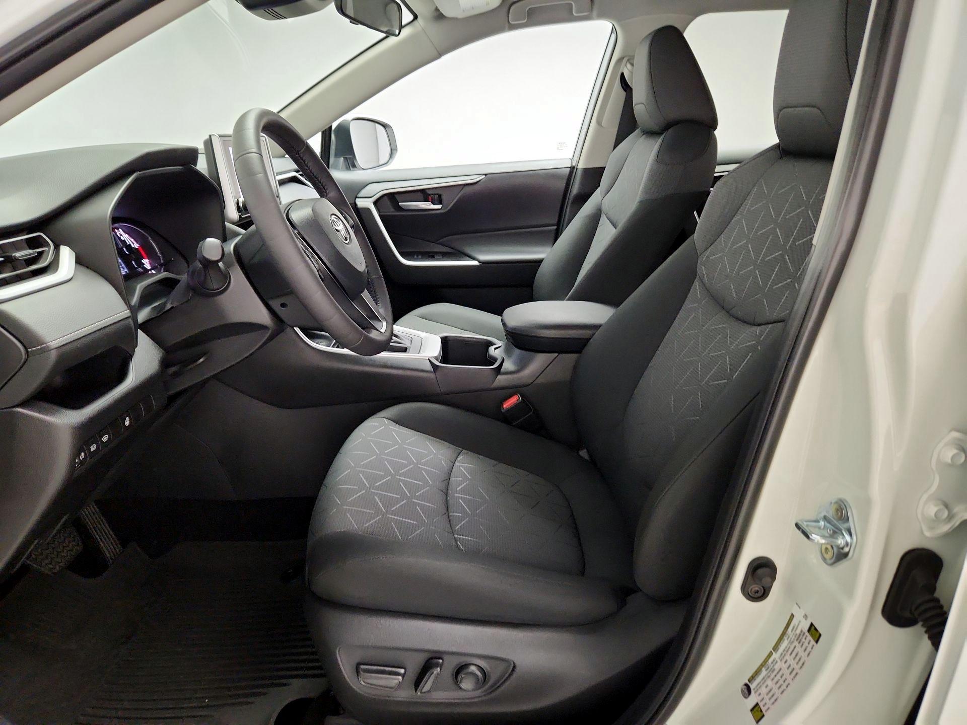 Thumbnail: 2025 Toyota RAV4 - 11