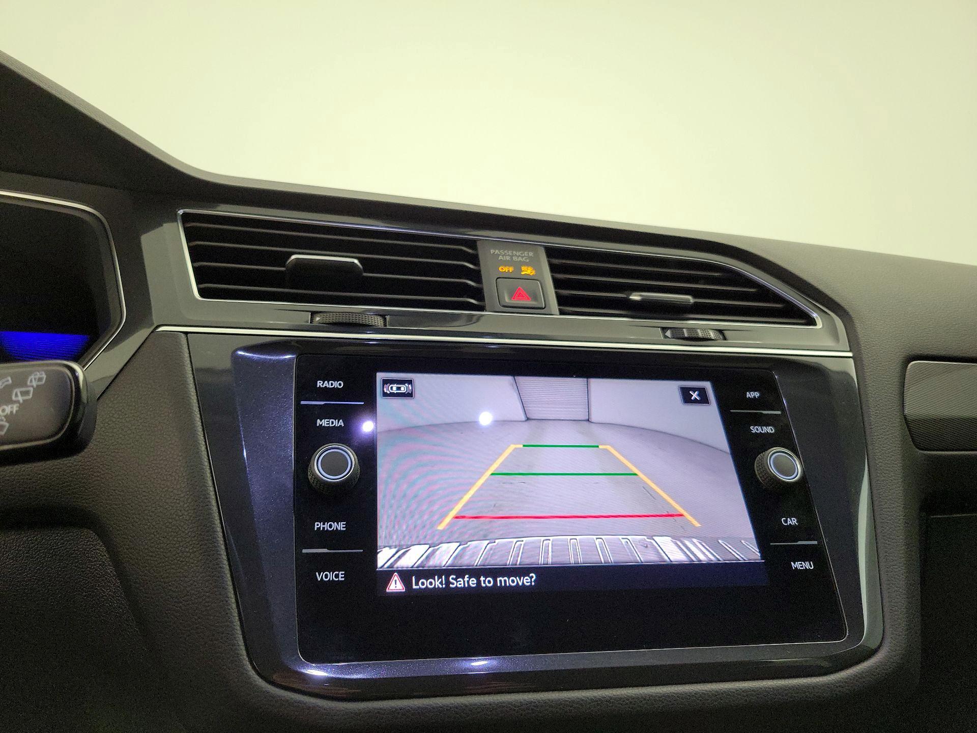 Thumbnail: 2023 Volkswagen Tiguan - 14