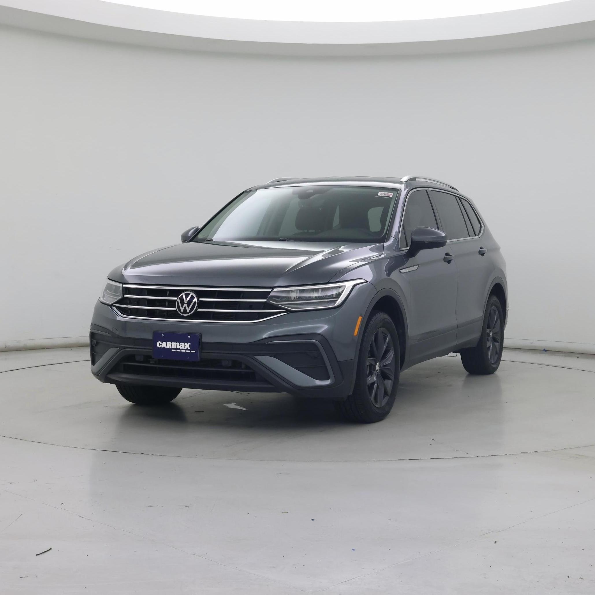 Thumbnail: 2023 Volkswagen Tiguan - 4