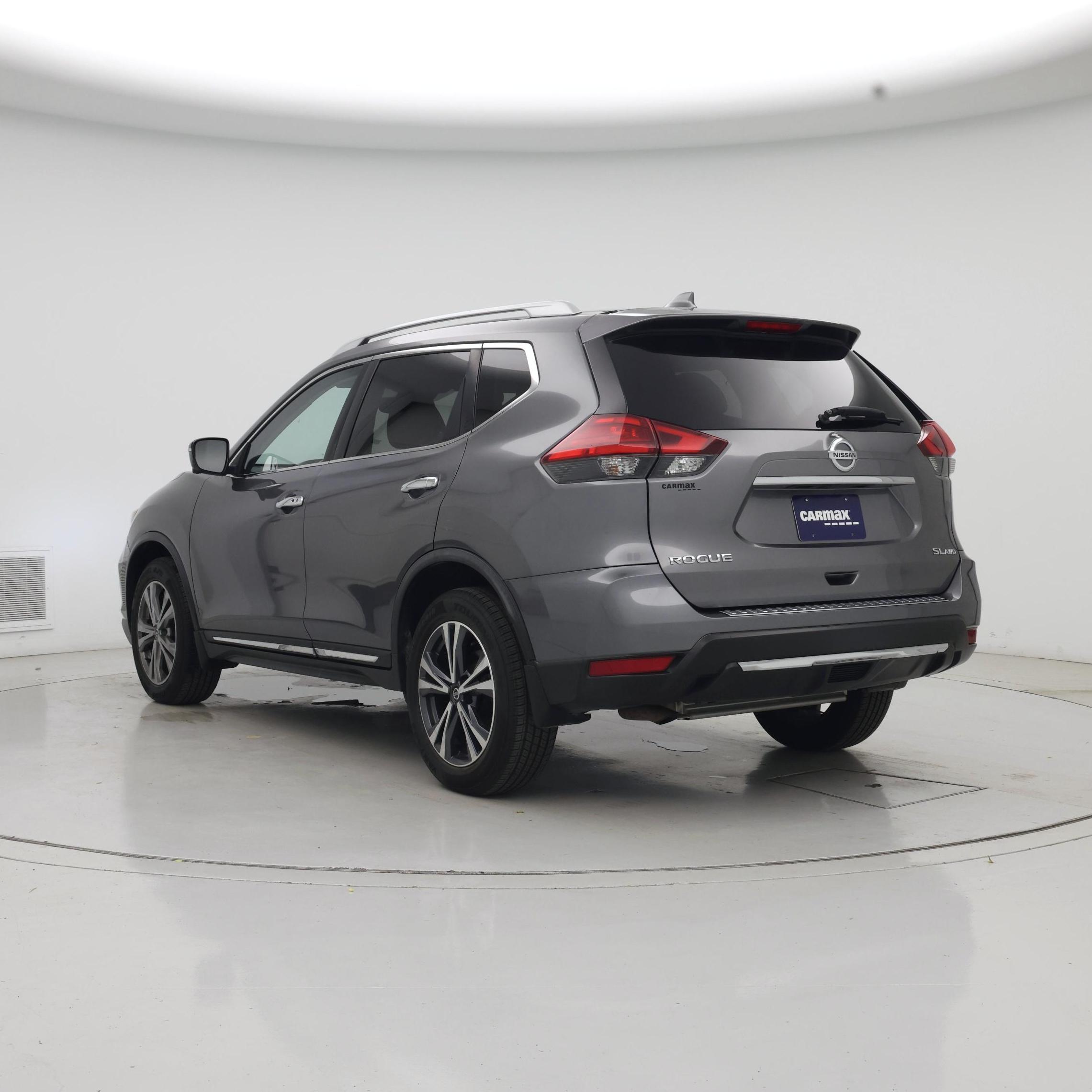 Thumbnail: 2017 Nissan Rogue - 2