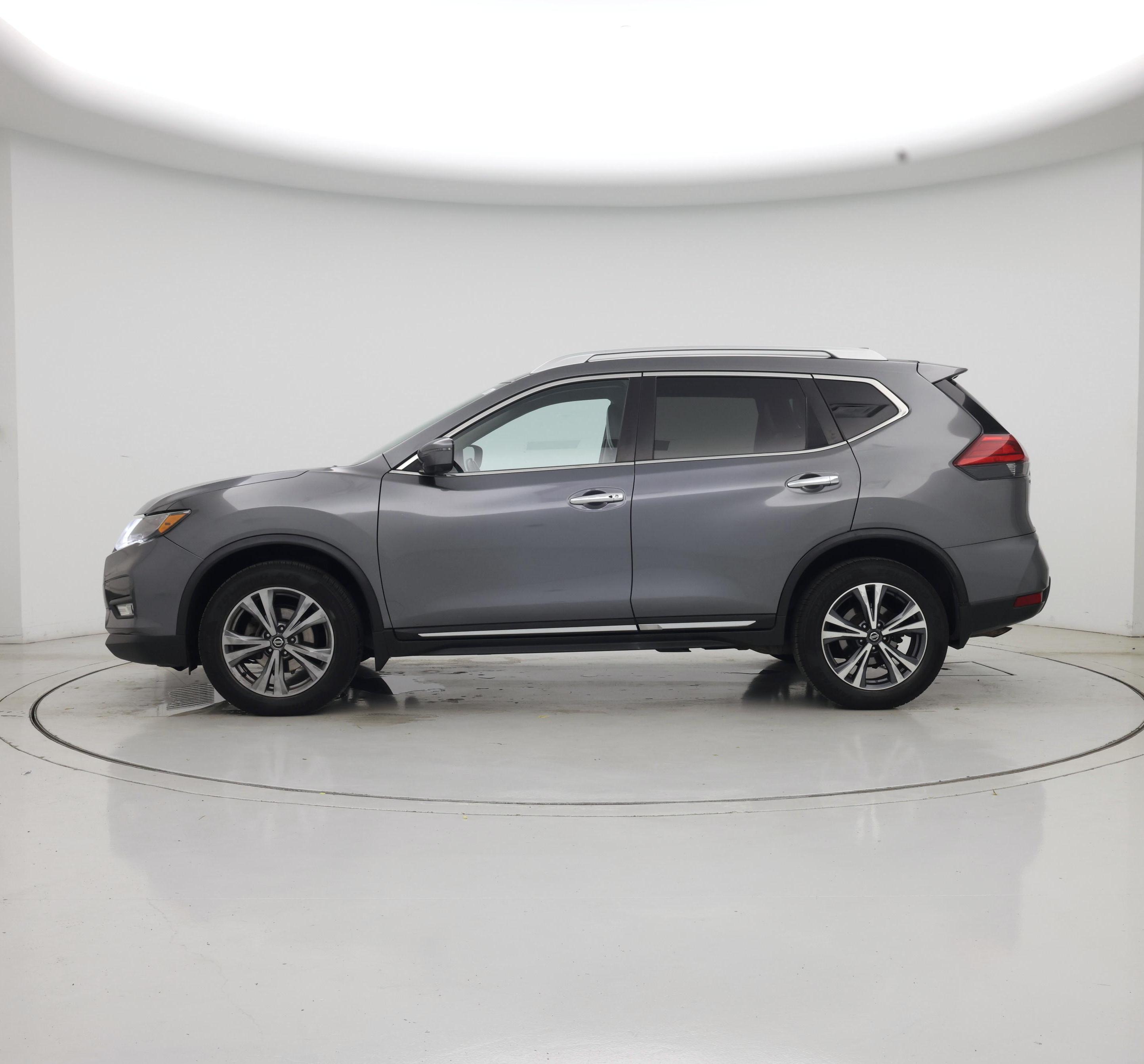 Thumbnail: 2017 Nissan Rogue - 3