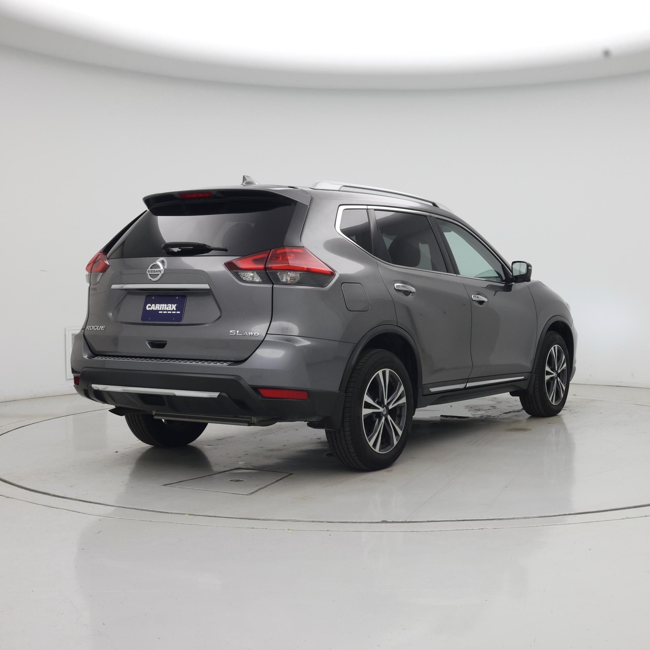 Thumbnail: 2017 Nissan Rogue - 8