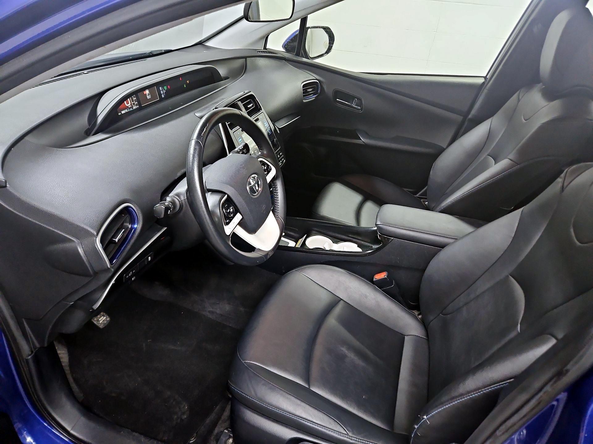Thumbnail: 2016 Toyota Prius - 11