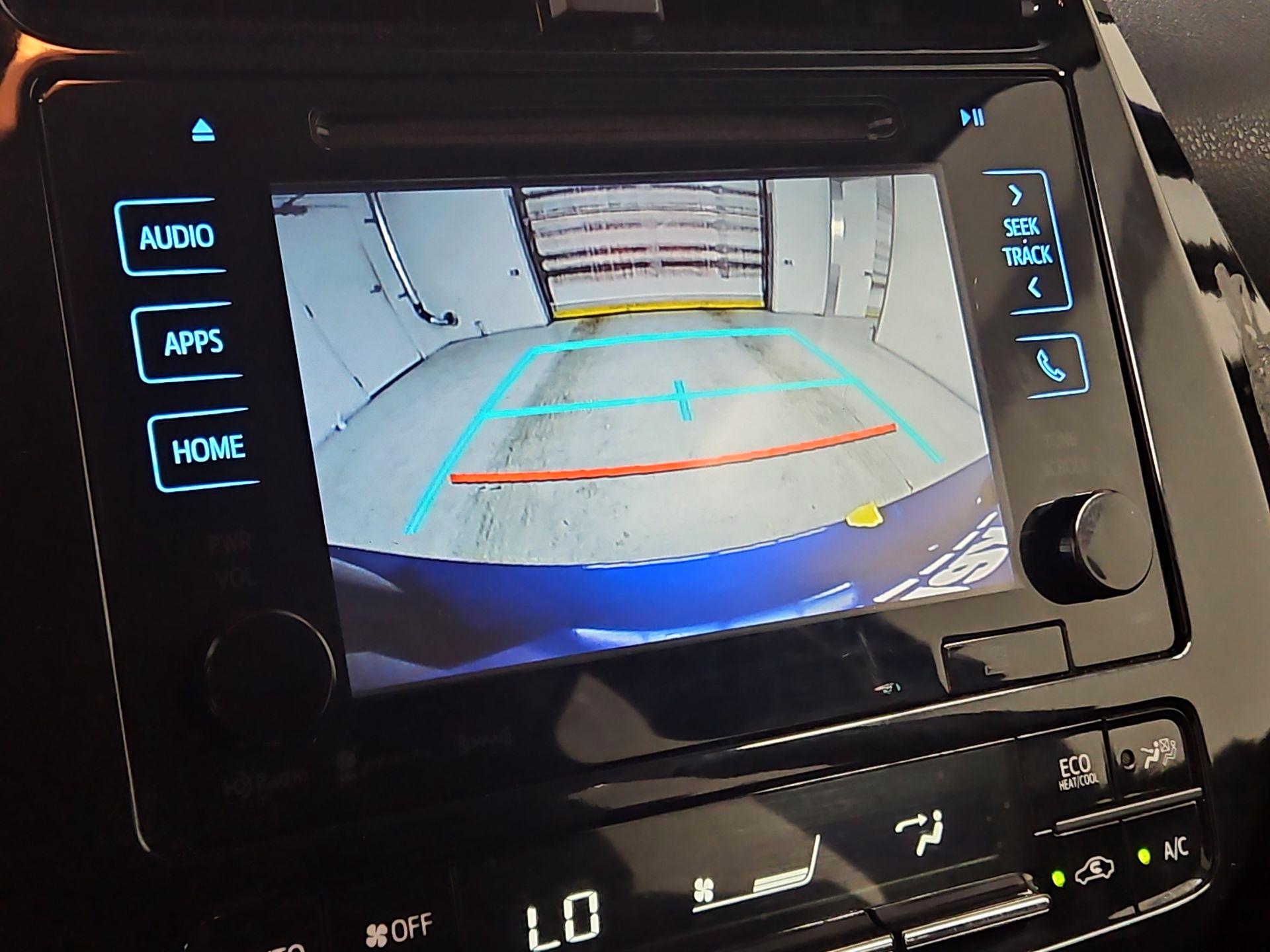 Thumbnail: 2016 Toyota Prius - 14