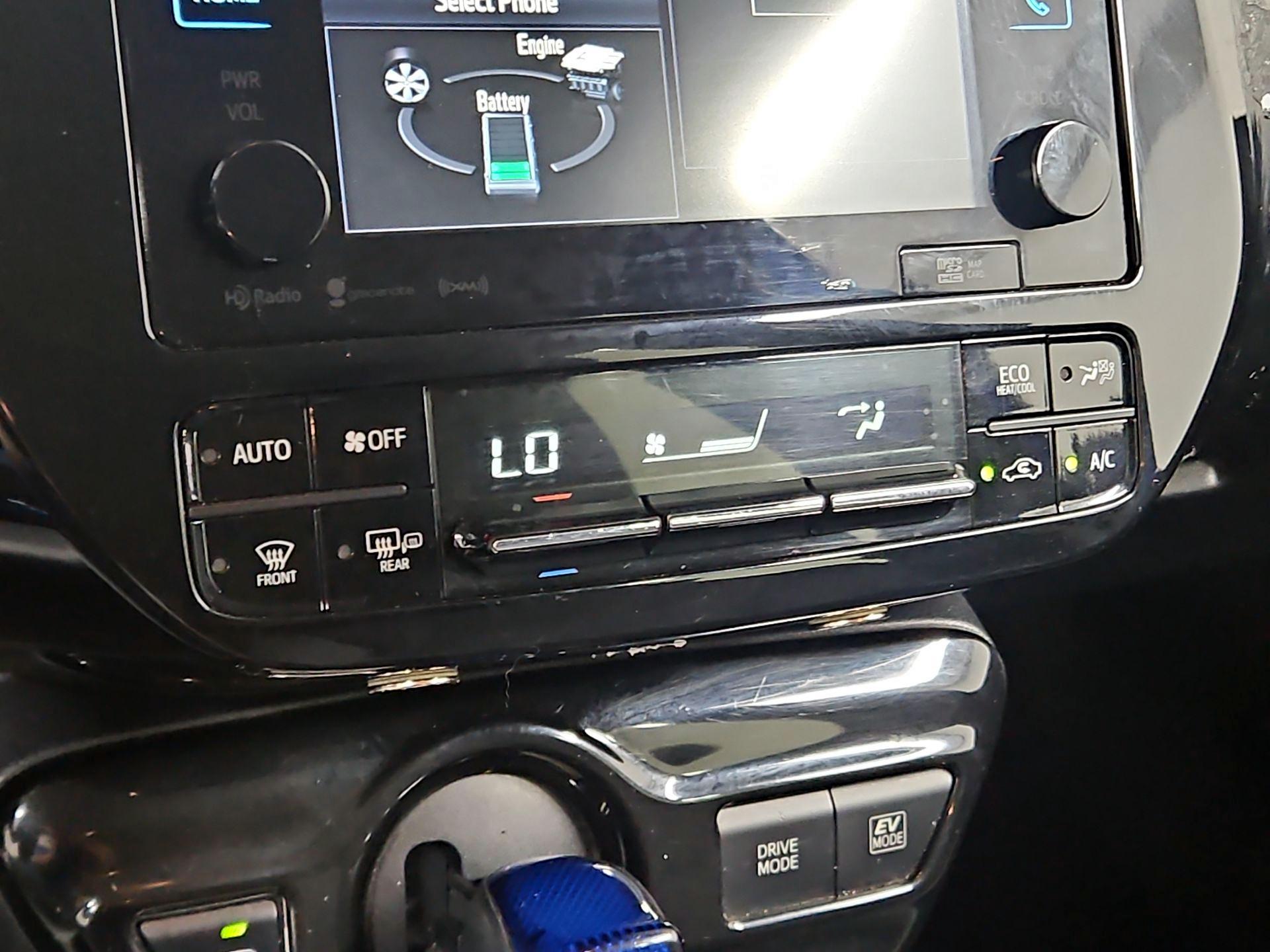 Thumbnail: 2016 Toyota Prius - 16