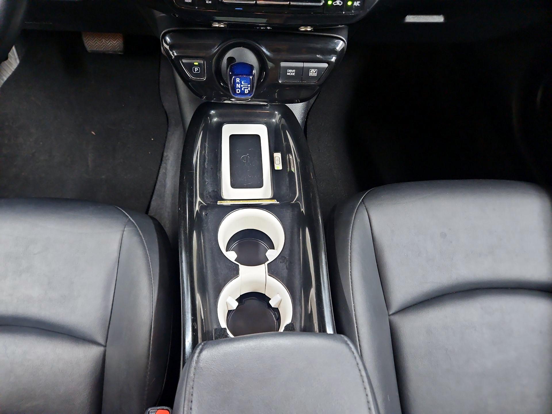 Thumbnail: 2016 Toyota Prius - 17