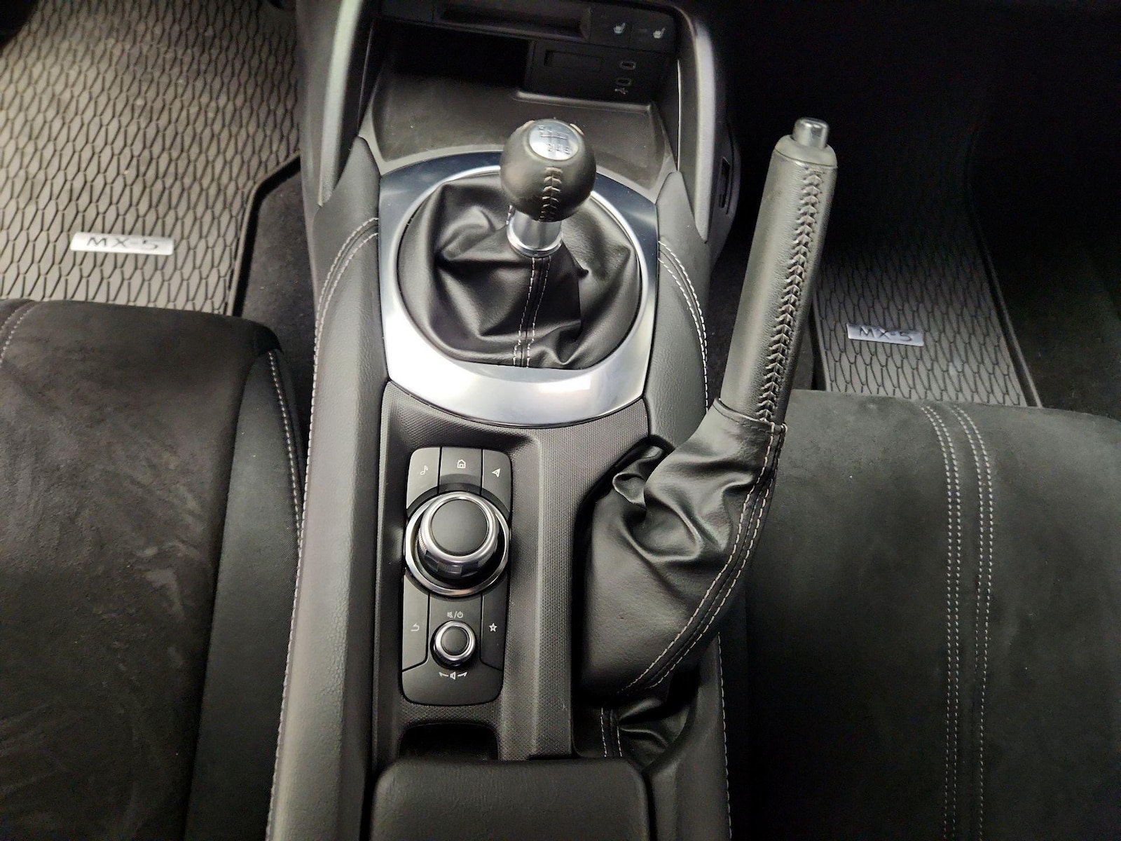 2024 Mazda MX-5 Miata Club - Photo 16
