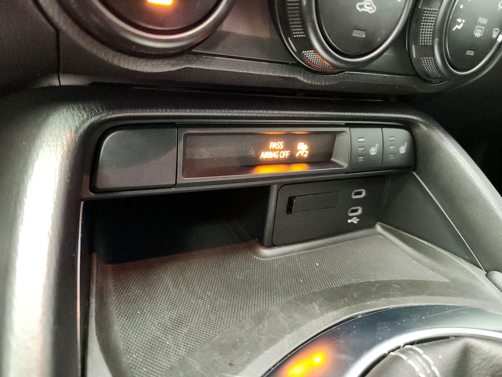 2024 Mazda MX-5 Miata Club - Photo 17