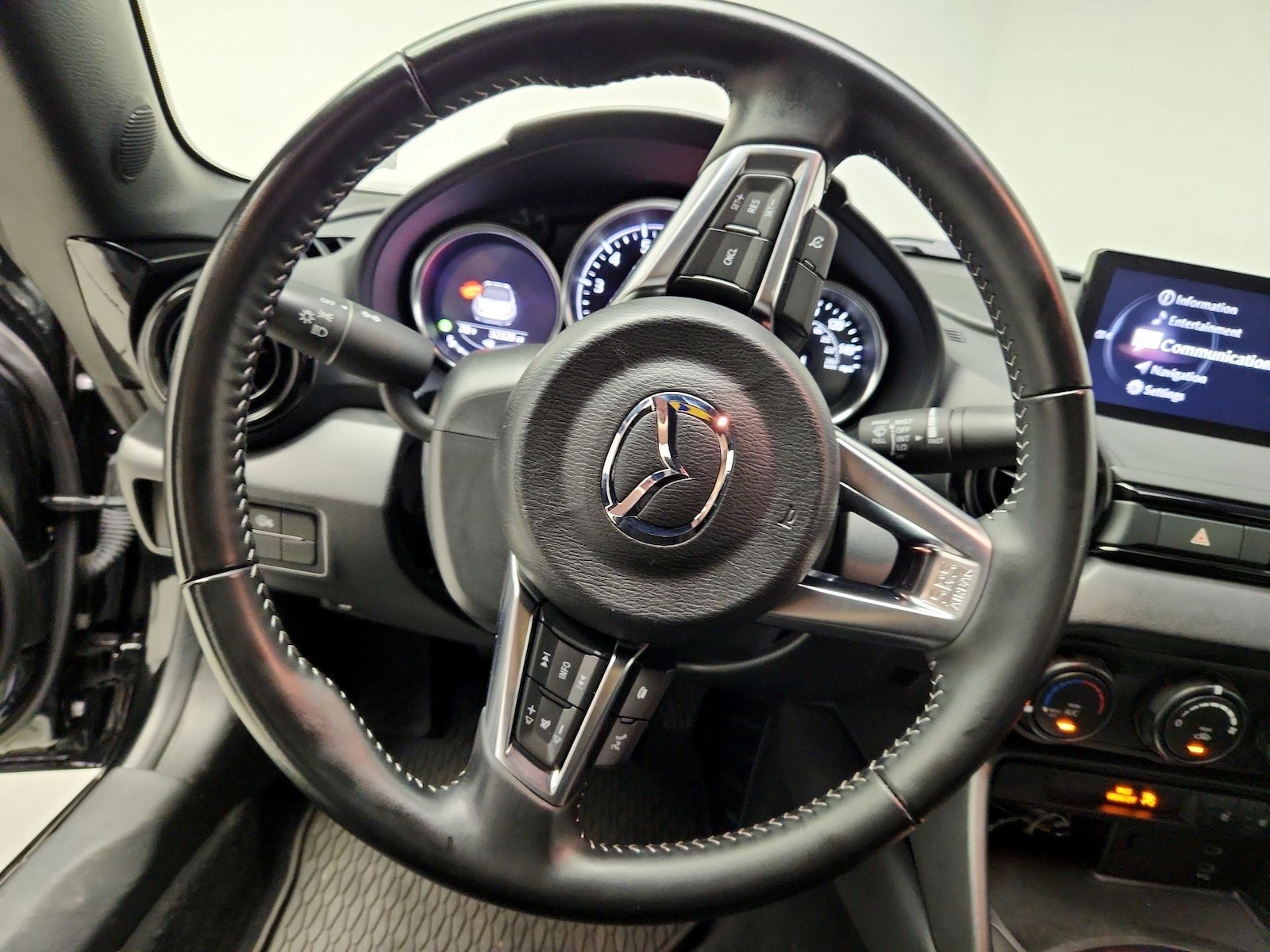 2024 Mazda MX-5 Miata Club - Photo 9