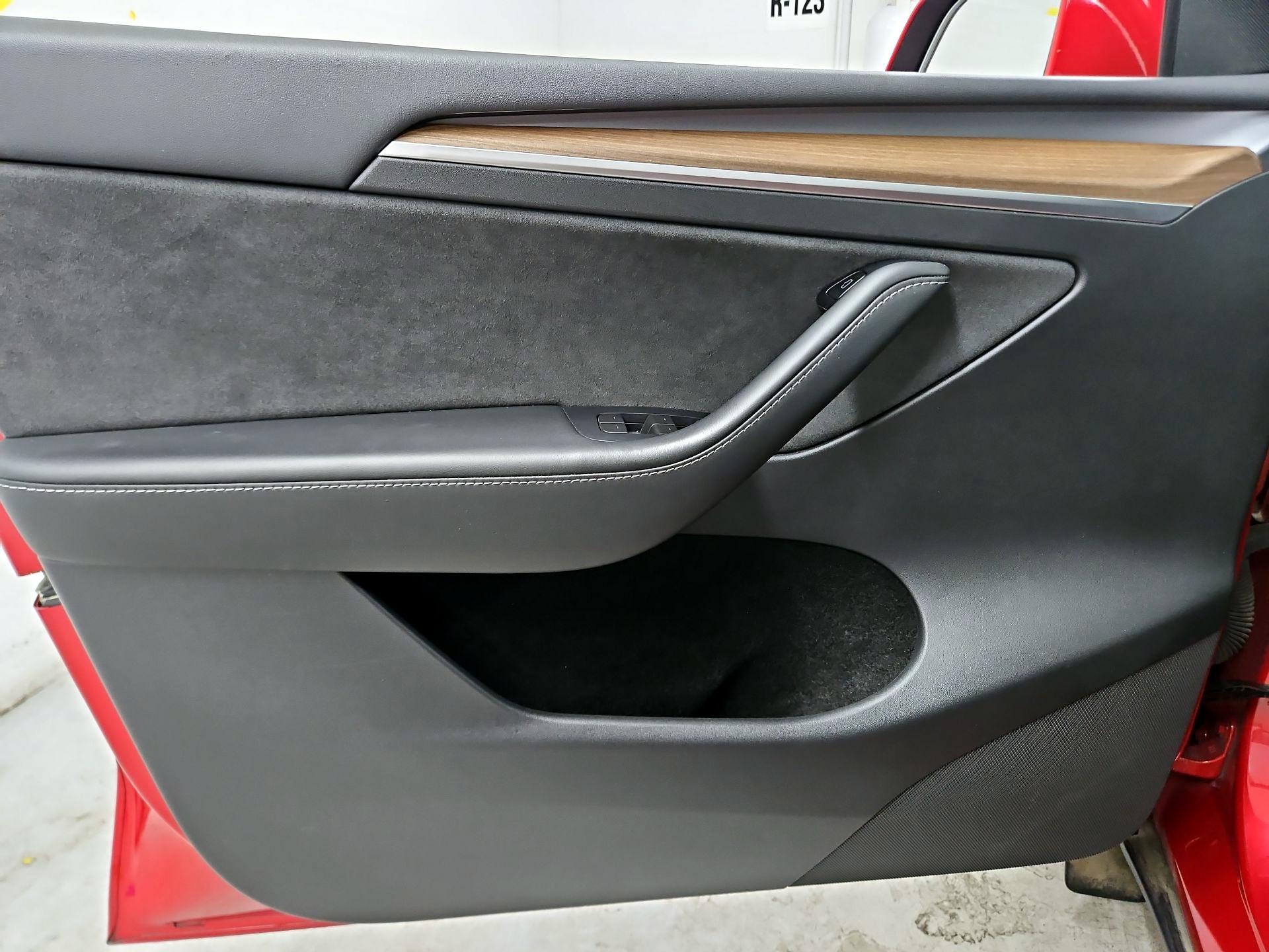 Thumbnail: 2023 Tesla Model Y - 12