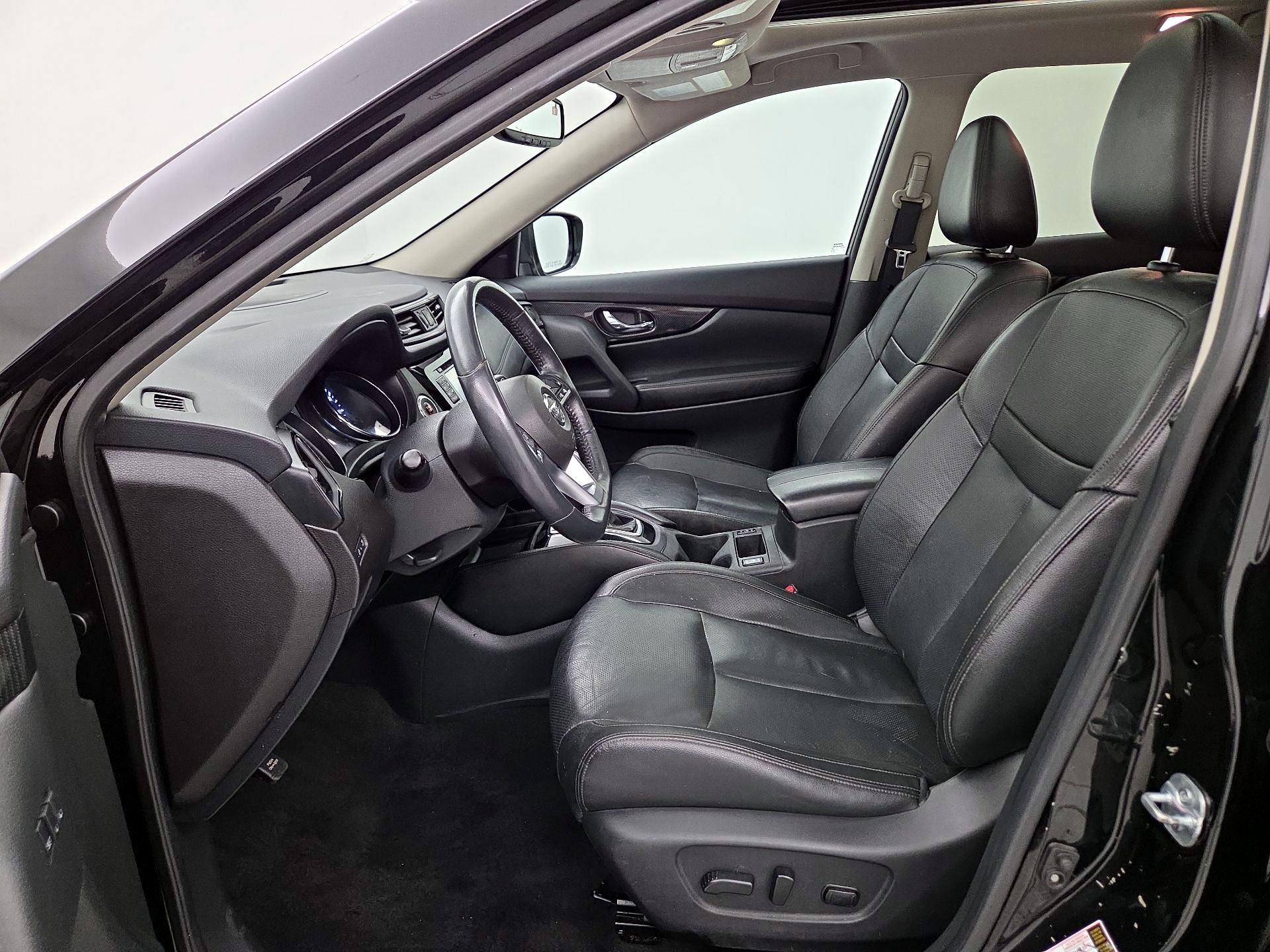 Thumbnail: 2017 Nissan Rogue - 11