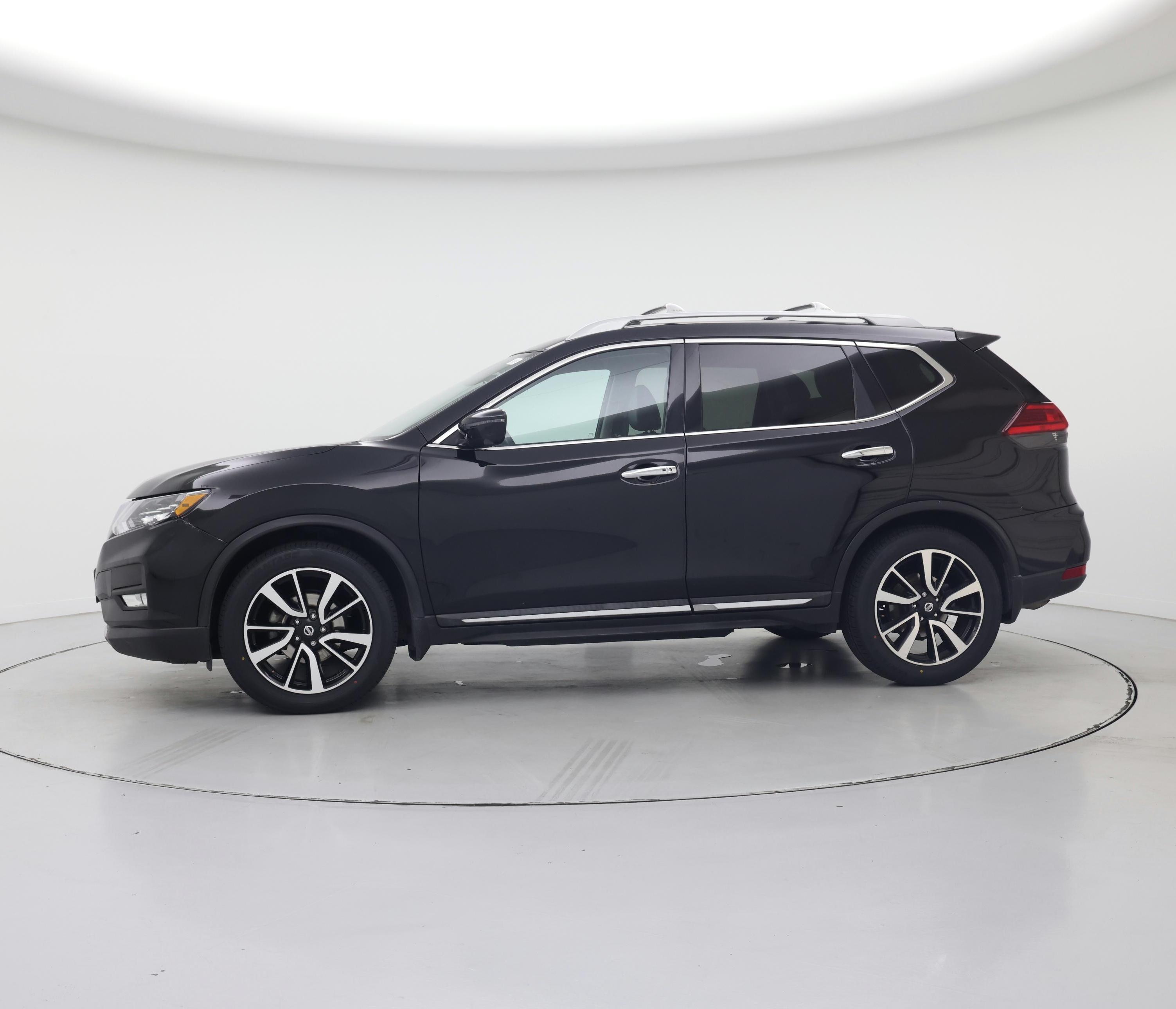 Thumbnail: 2017 Nissan Rogue - 3