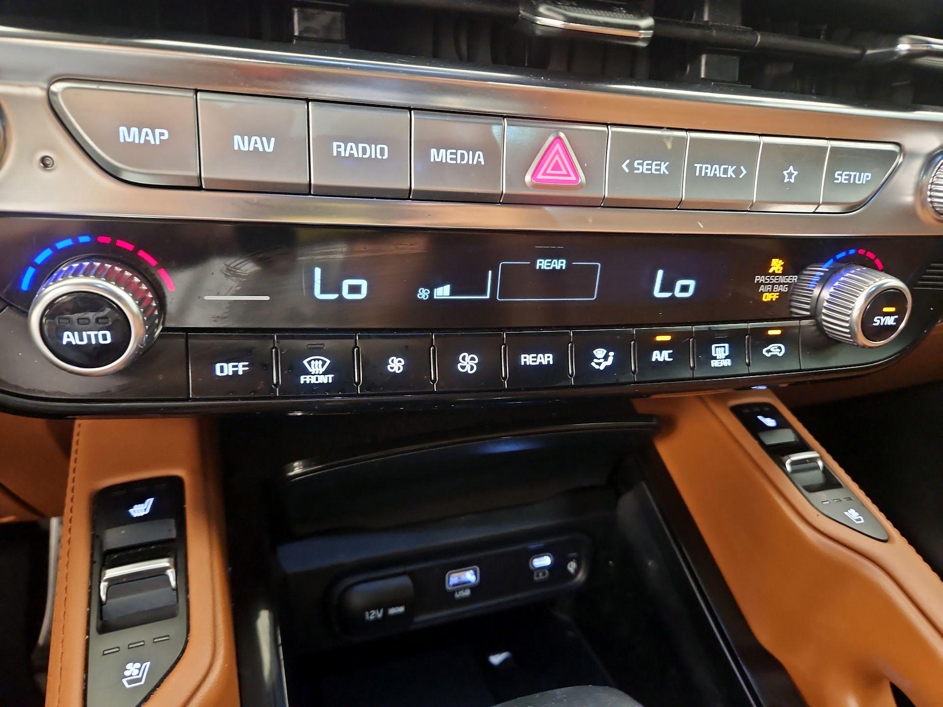 Thumbnail: 2024 Kia Telluride - 17