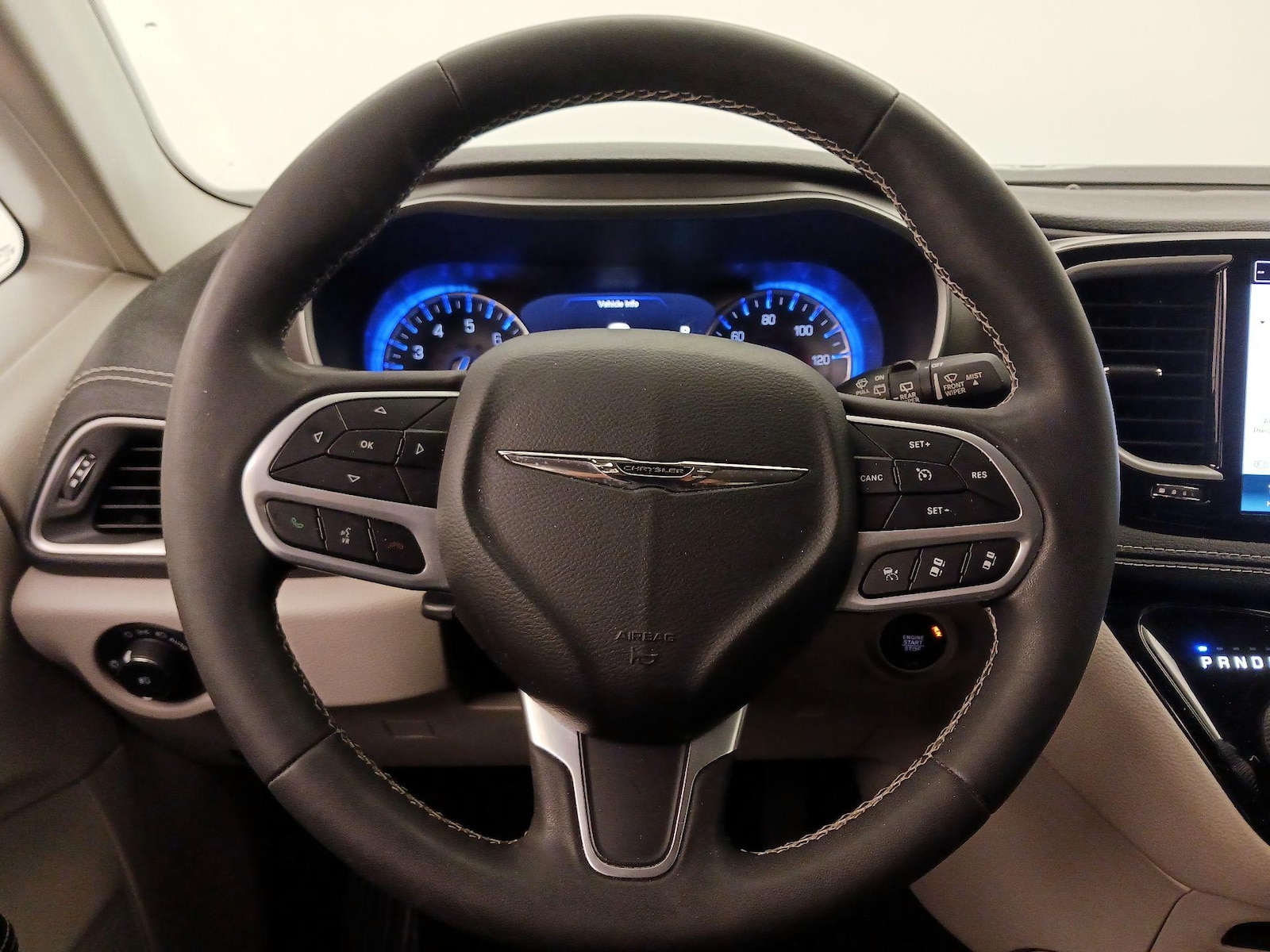 2022 Chrysler Pacifica Touring L - Photo 11