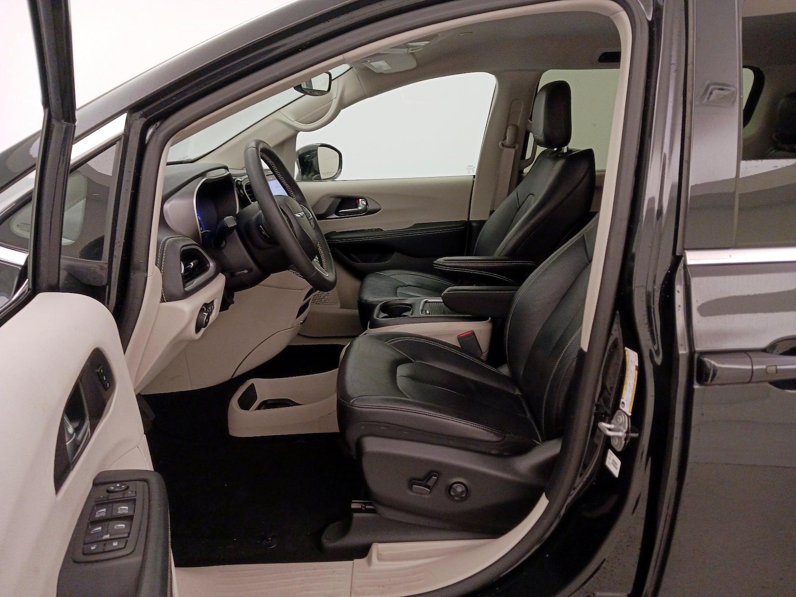 2022 Chrysler Pacifica Touring L - Photo 12