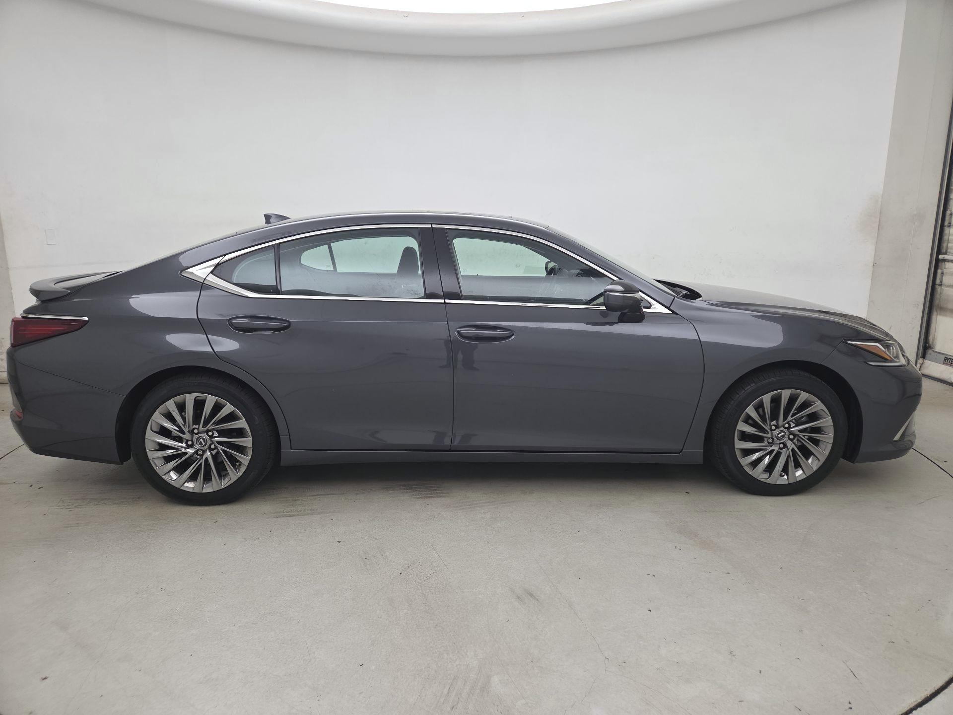 Thumbnail: 2024 Lexus ES - 4