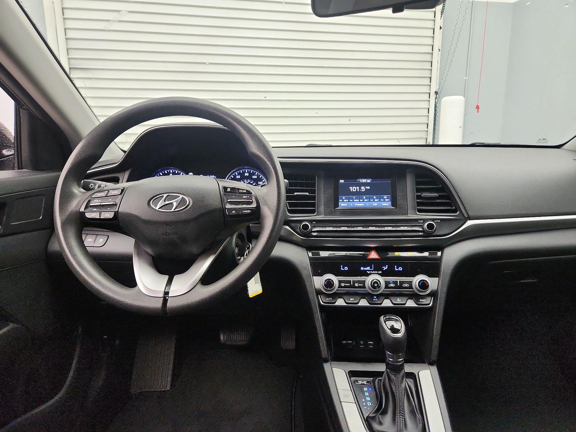 Thumbnail: 2020 Hyundai Elantra - 9