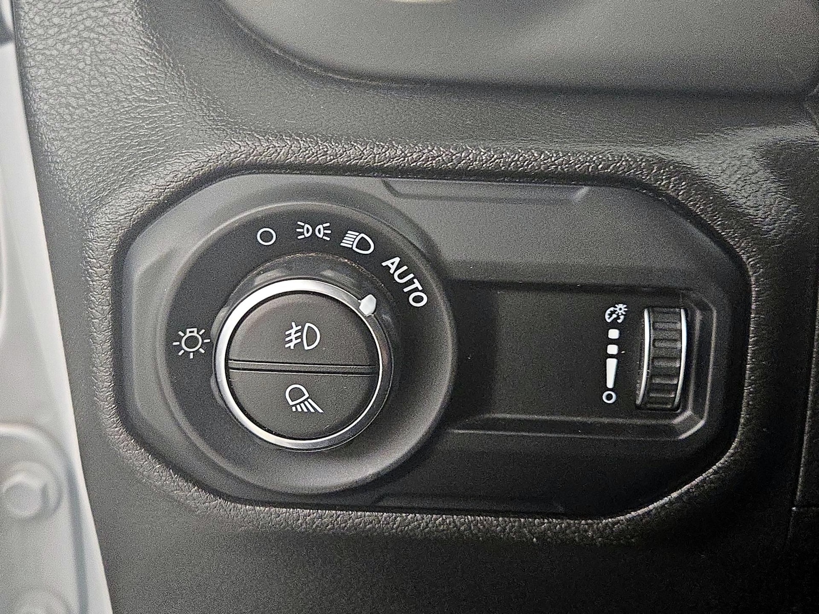 2023 Jeep Gladiator Overland - Photo 14