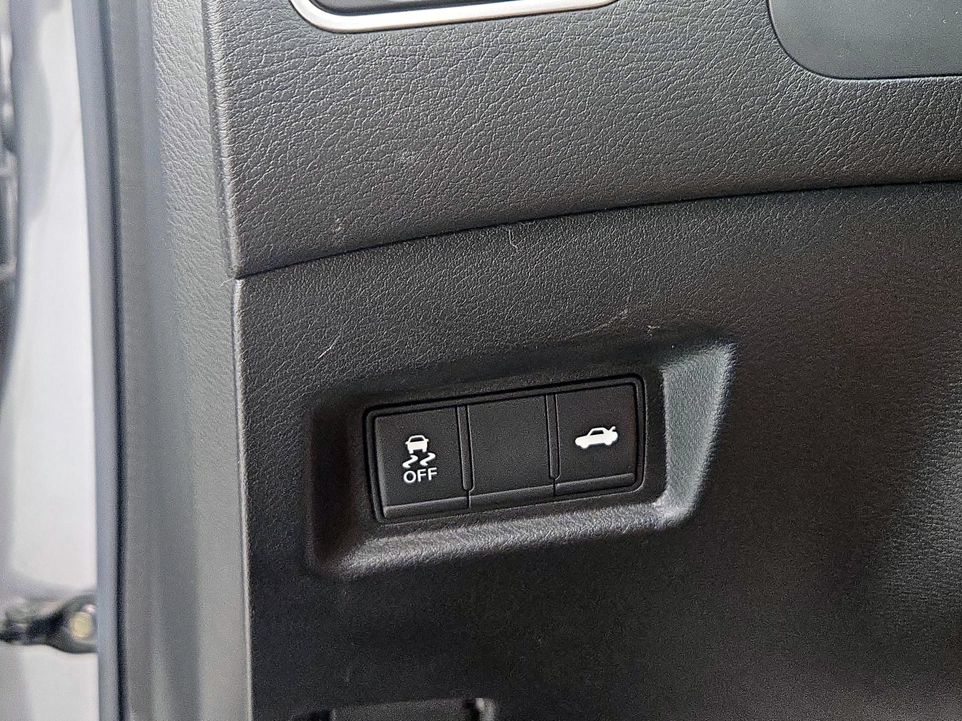 Thumbnail: 2017 INFINITI  - 13