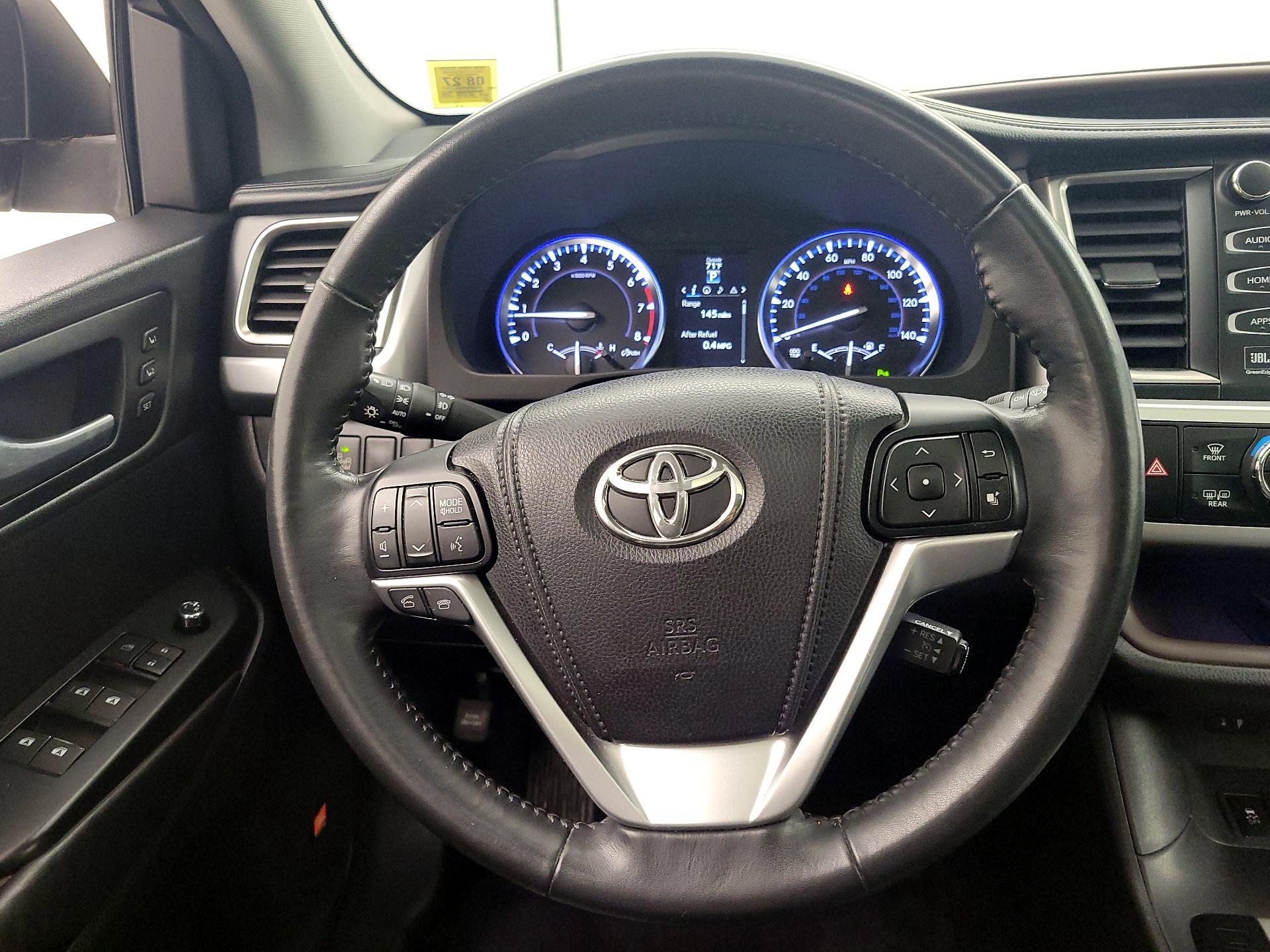 Thumbnail: 2015 Toyota Highlander - 10