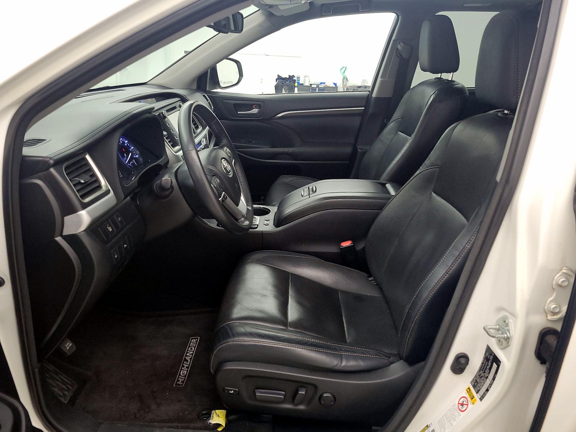 Thumbnail: 2015 Toyota Highlander - 11
