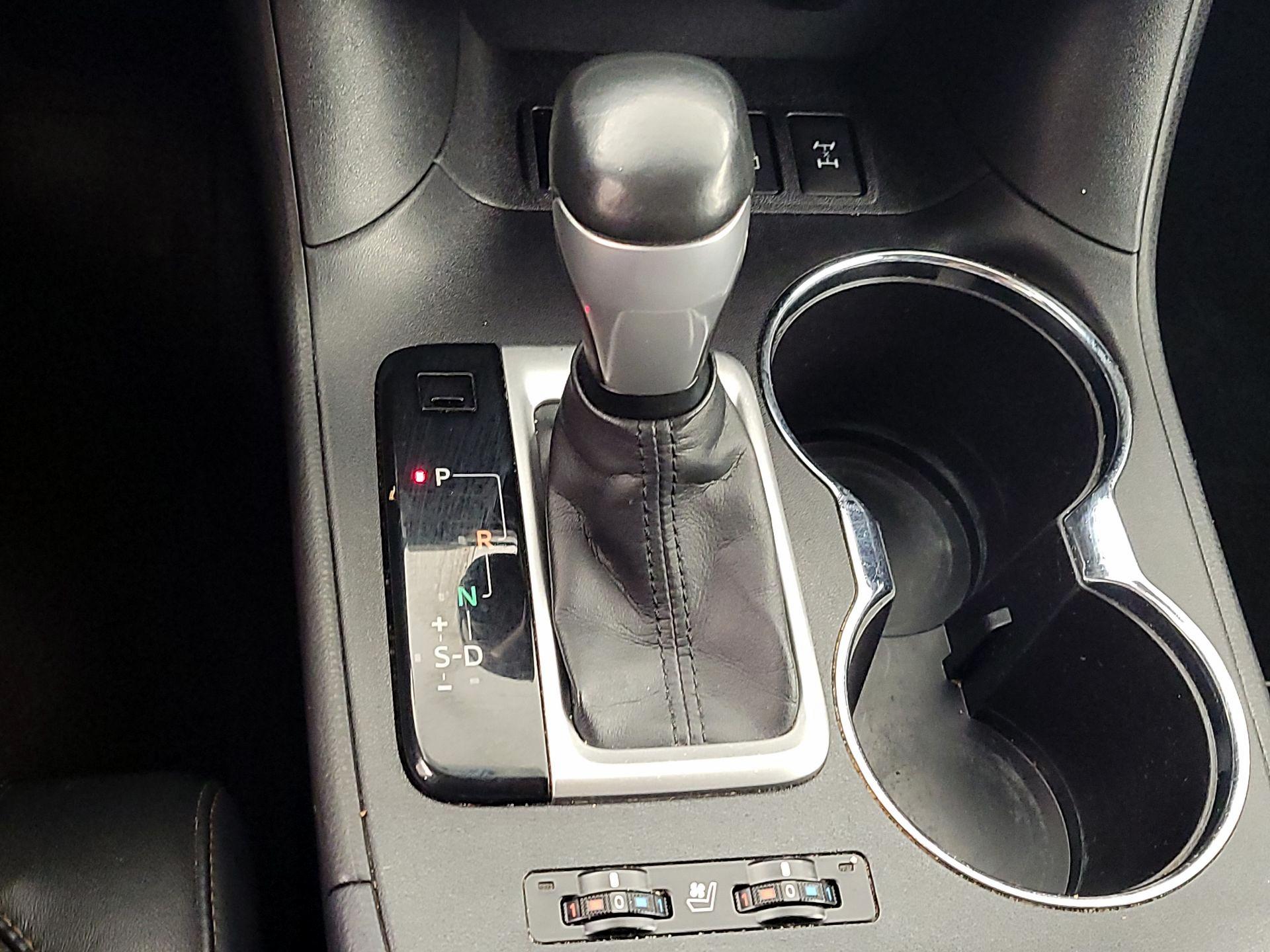 Thumbnail: 2015 Toyota Highlander - 17