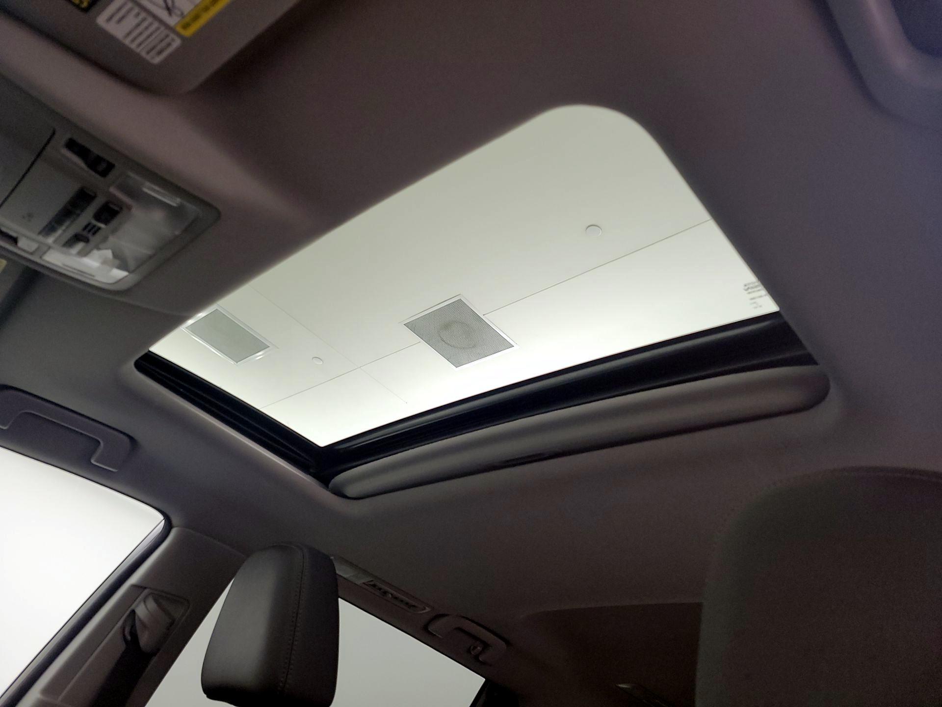 Thumbnail: 2015 Toyota Highlander - 18