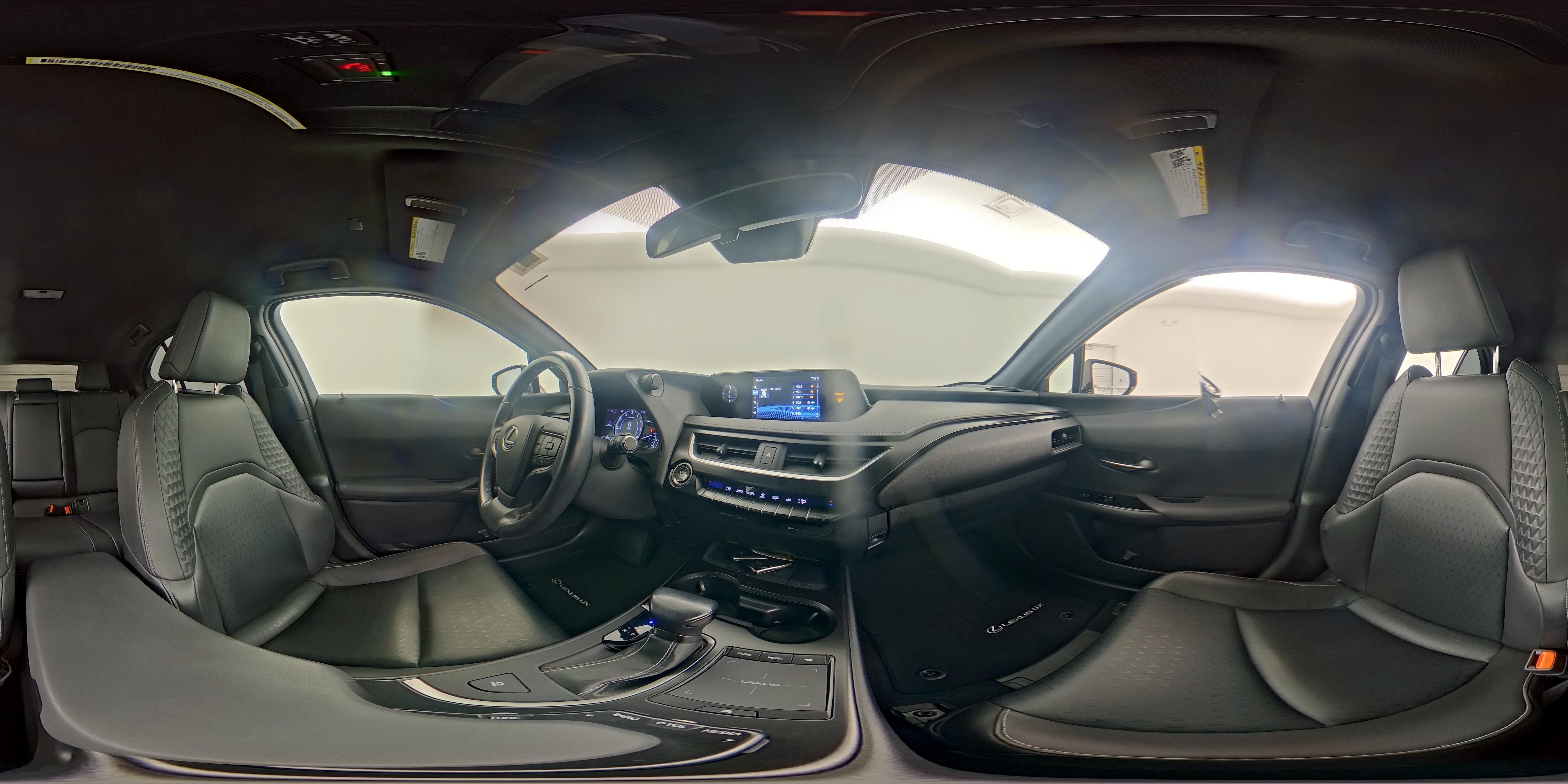 2022 Lexus UX 200 - Photo 22