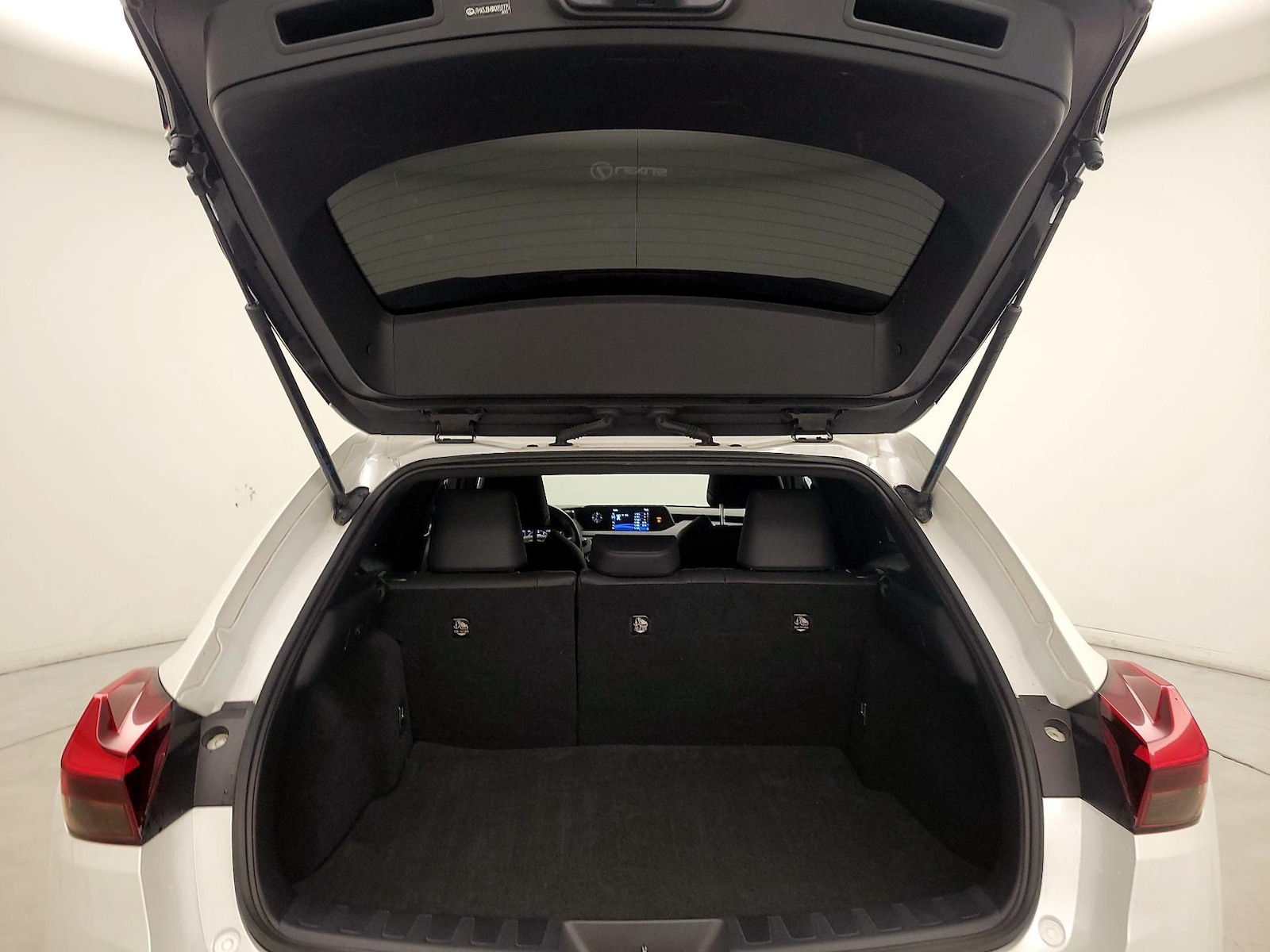 2022 Lexus UX 200 - Photo 19