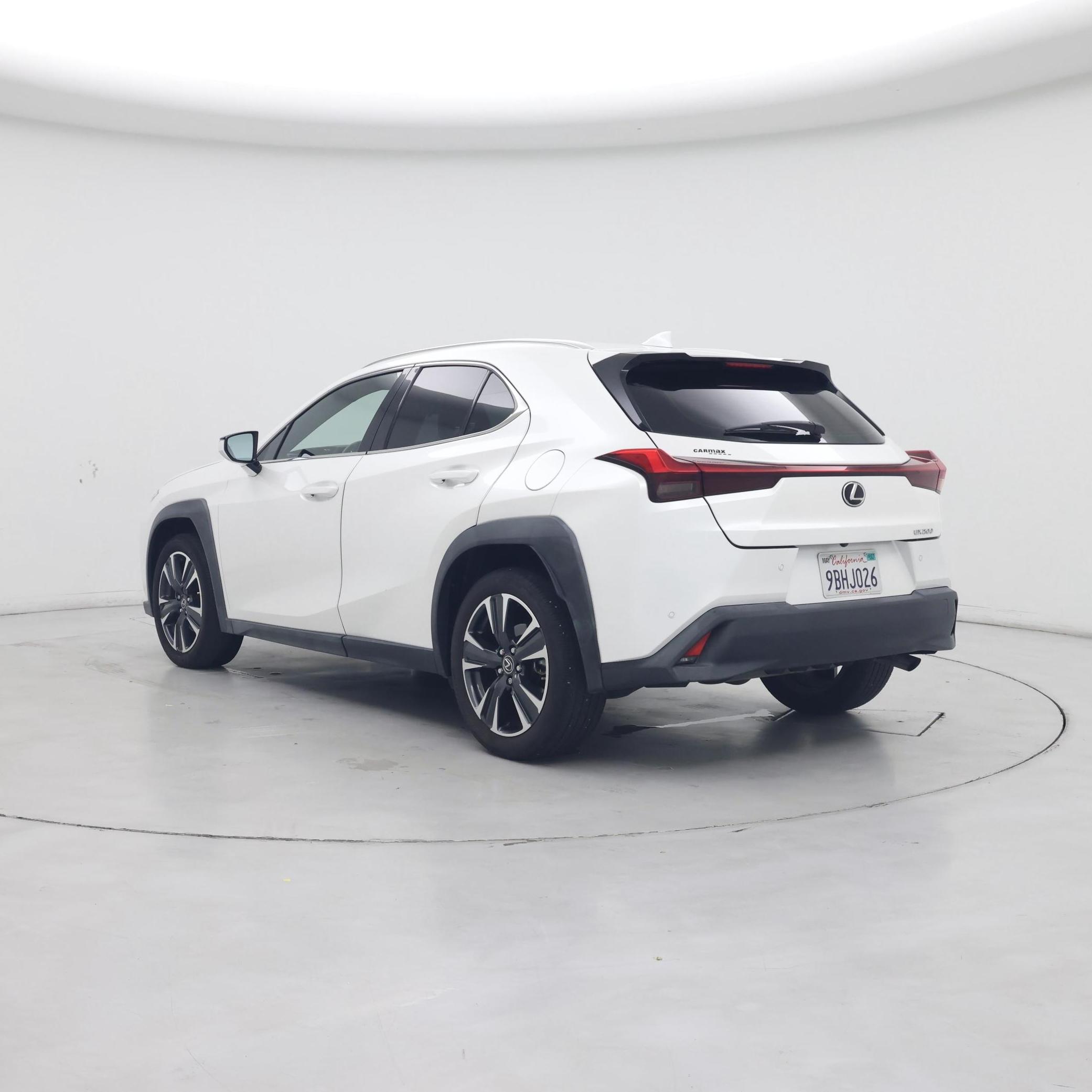 Thumbnail: 2022 Lexus UX - 2