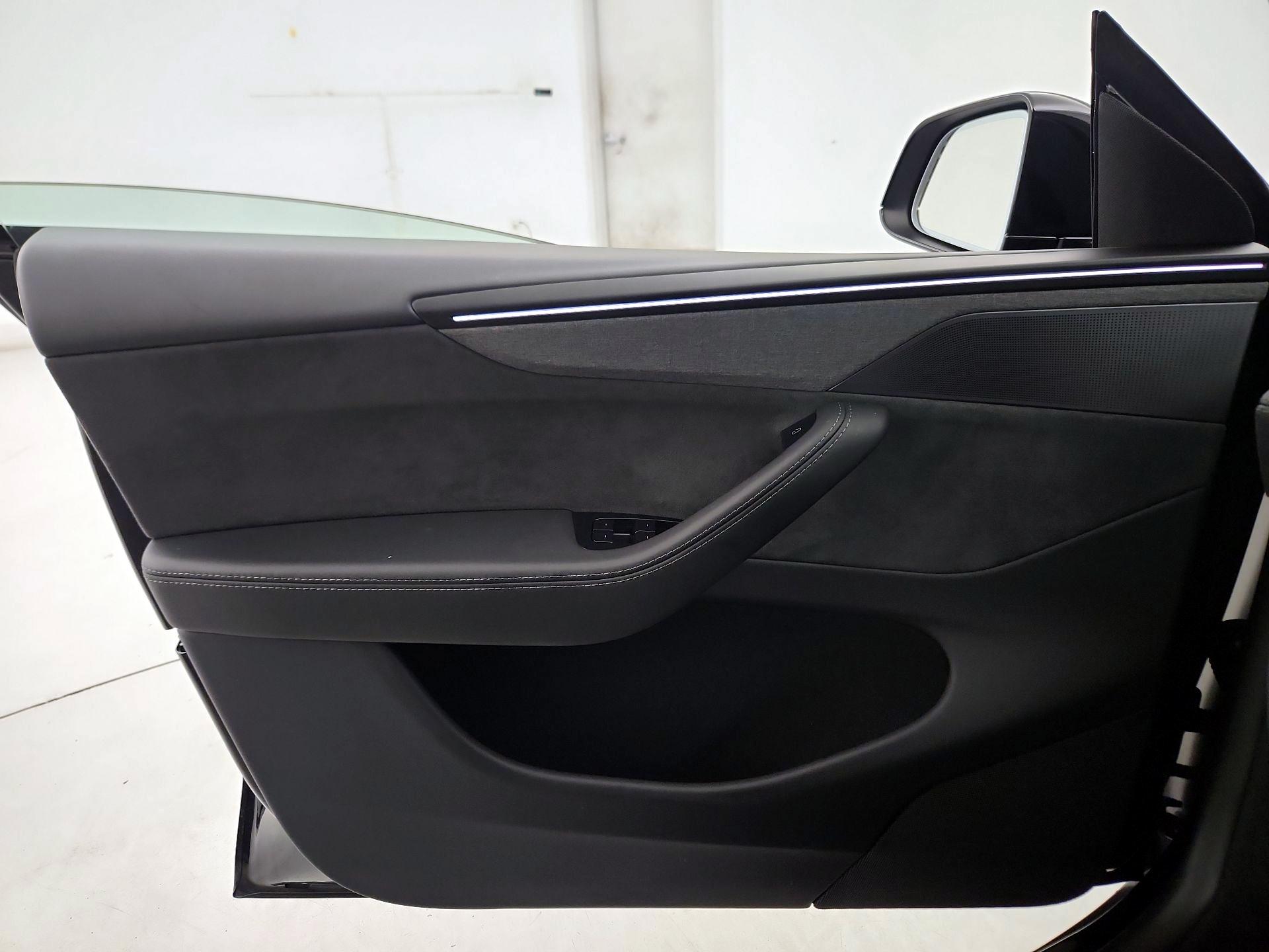 Thumbnail: 2026 Tesla Model Y - 12