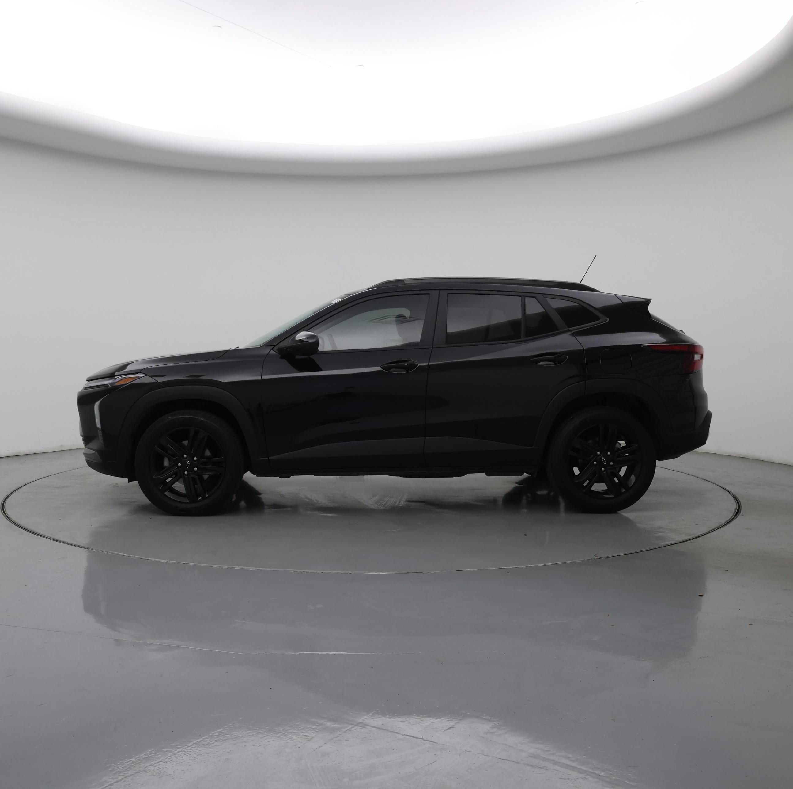Thumbnail: 2025 Chevrolet Trax - 3