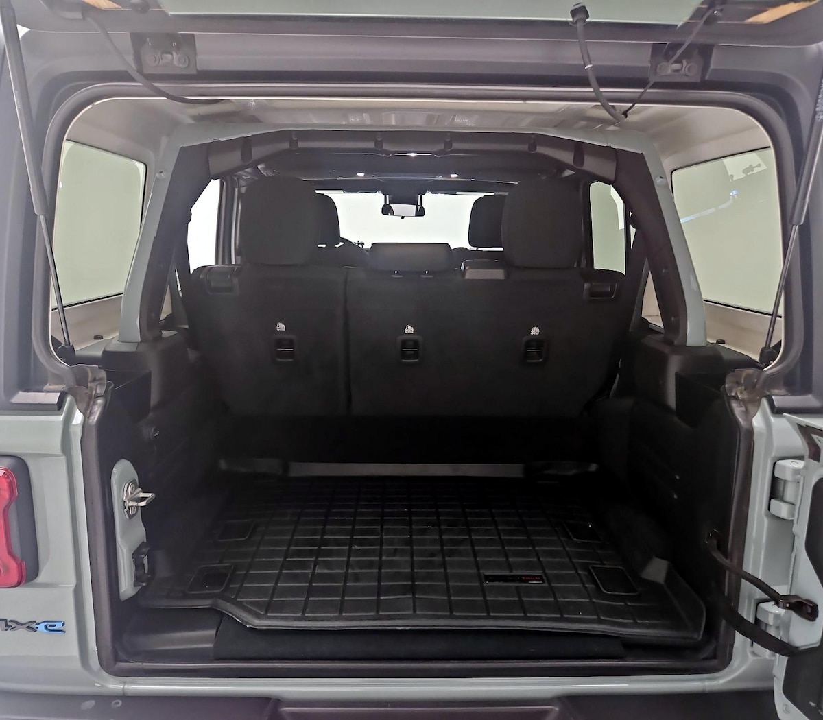 Trunk/Cargo (Seats Up)
